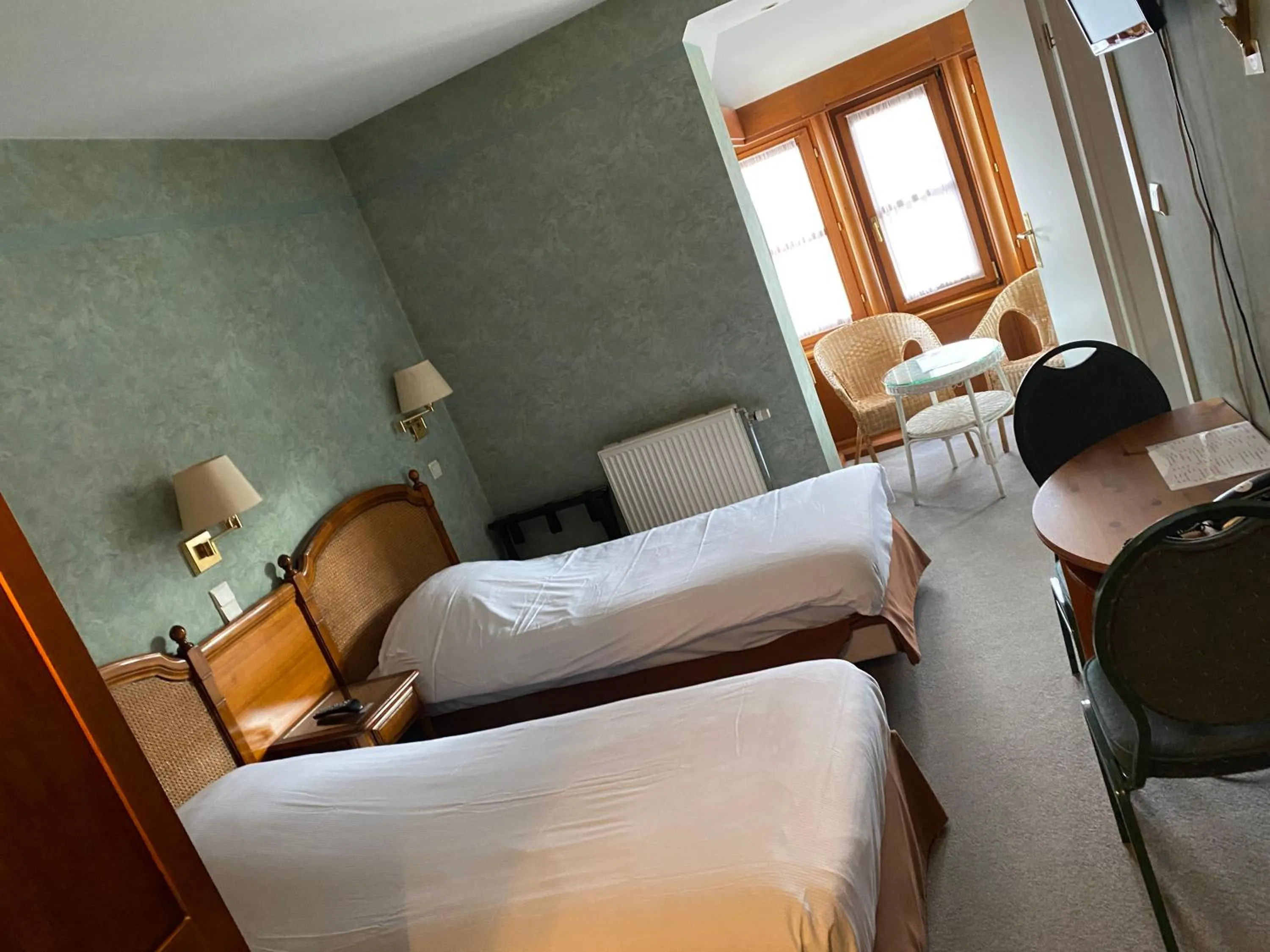 Bedroom, Bed in Hotel La Porte de France