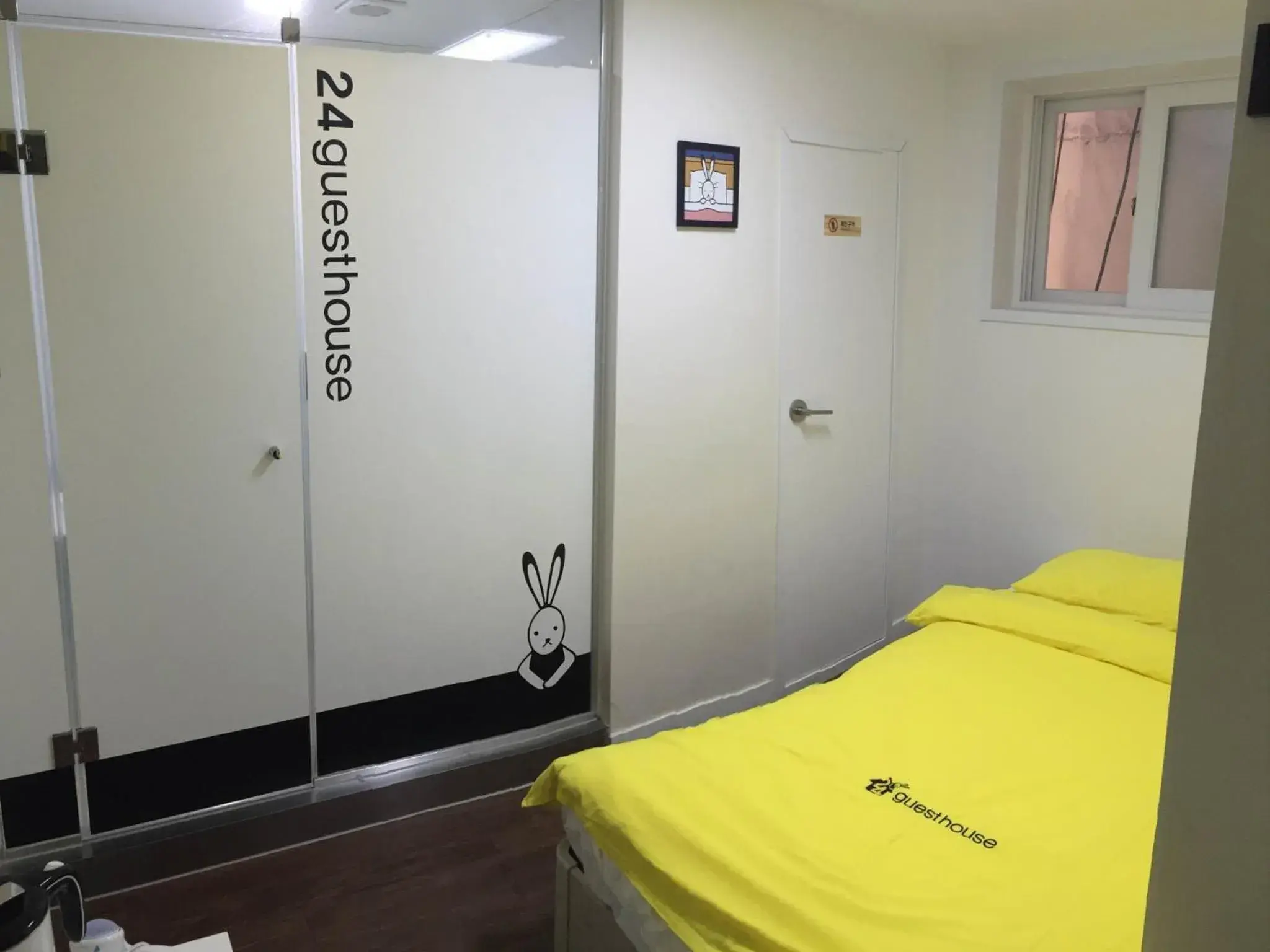 Single Room in 24 Guesthouse Seoul City Hall Single Room in 24 Guesthouse Seoul City Hall