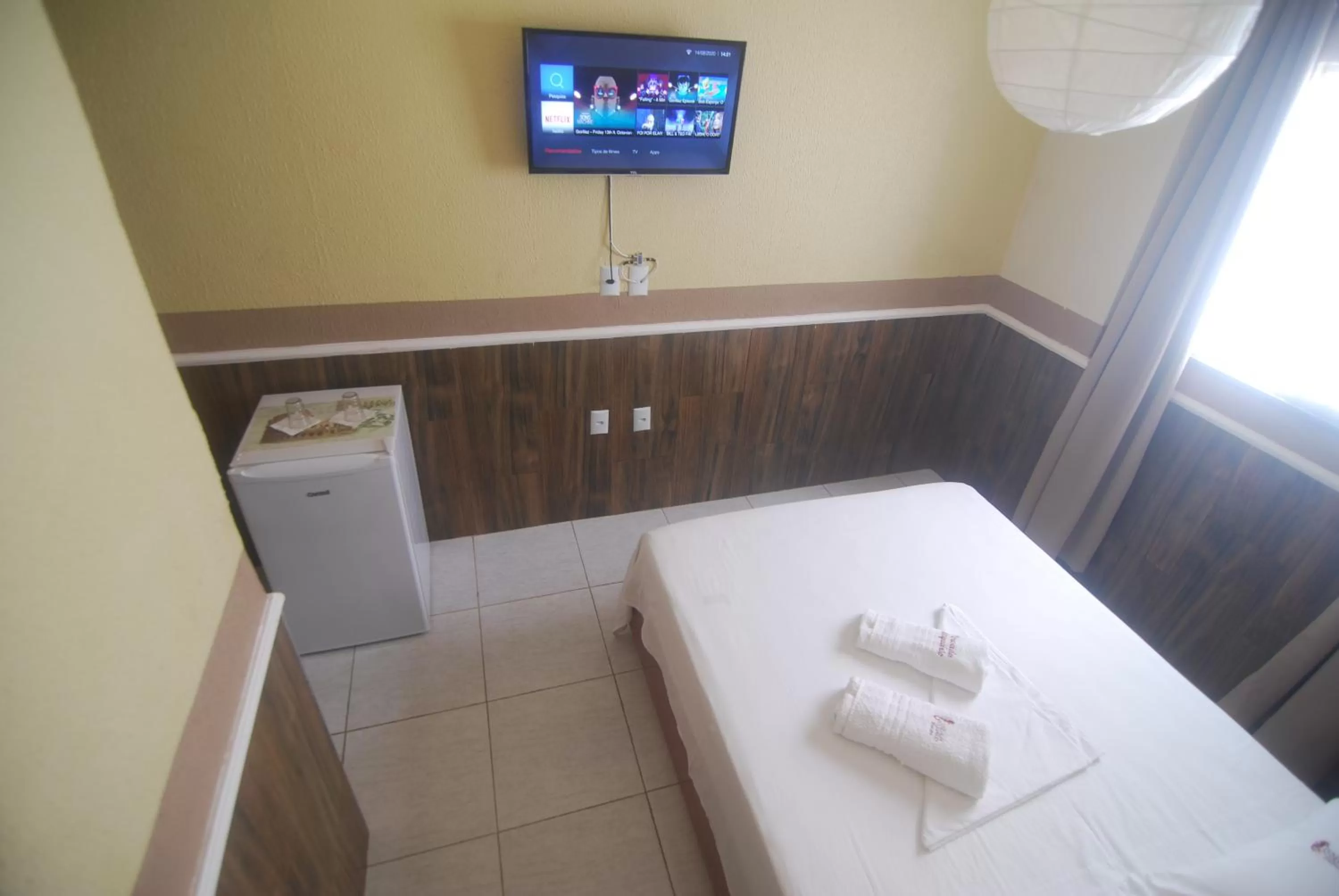 Bed, Kitchen/Kitchenette in Refúgio Pousada Fortaleza