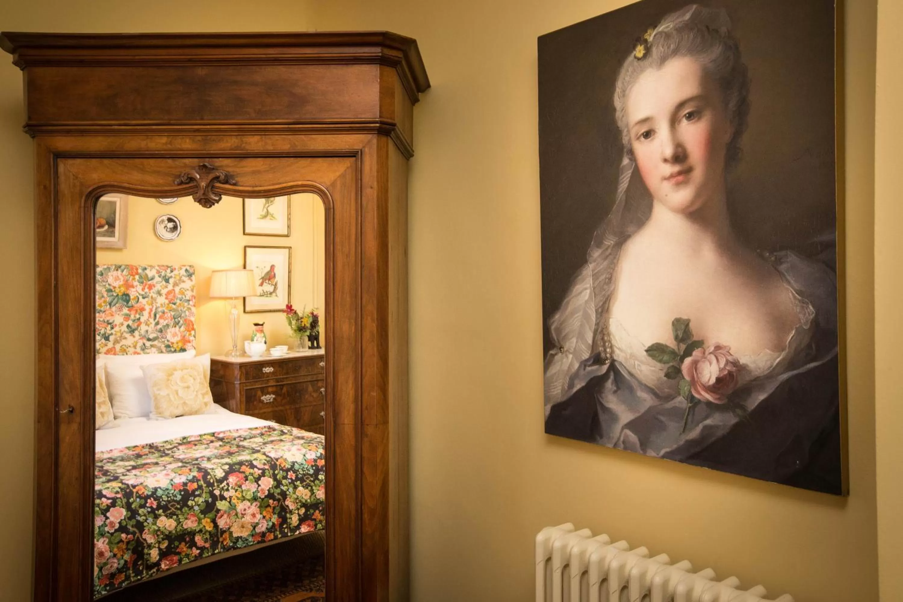 Decorative detail, Bed in Carcassonne Bed and Breakfast du Palais