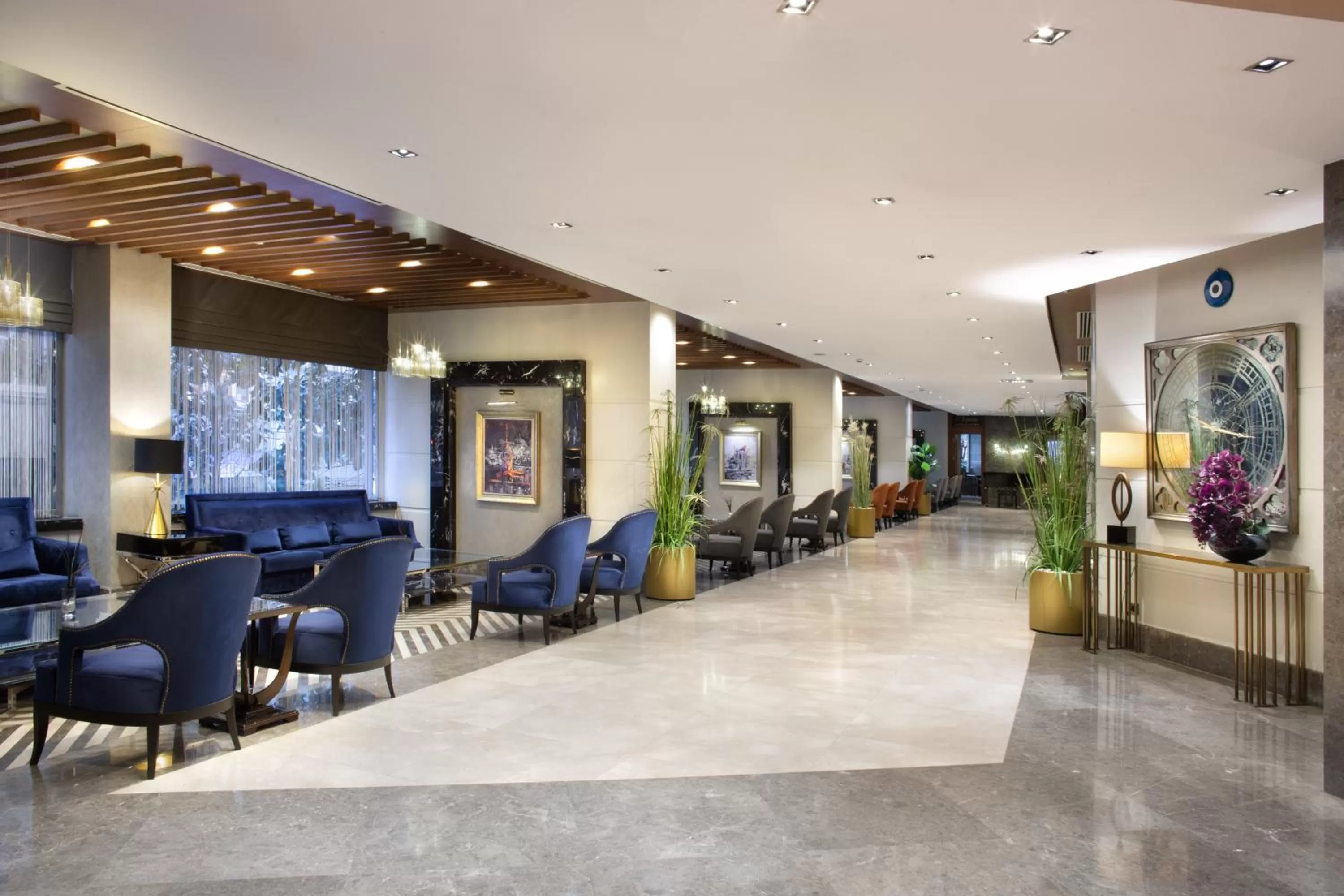 Lobby or reception in Mercure Istanbul Bomonti