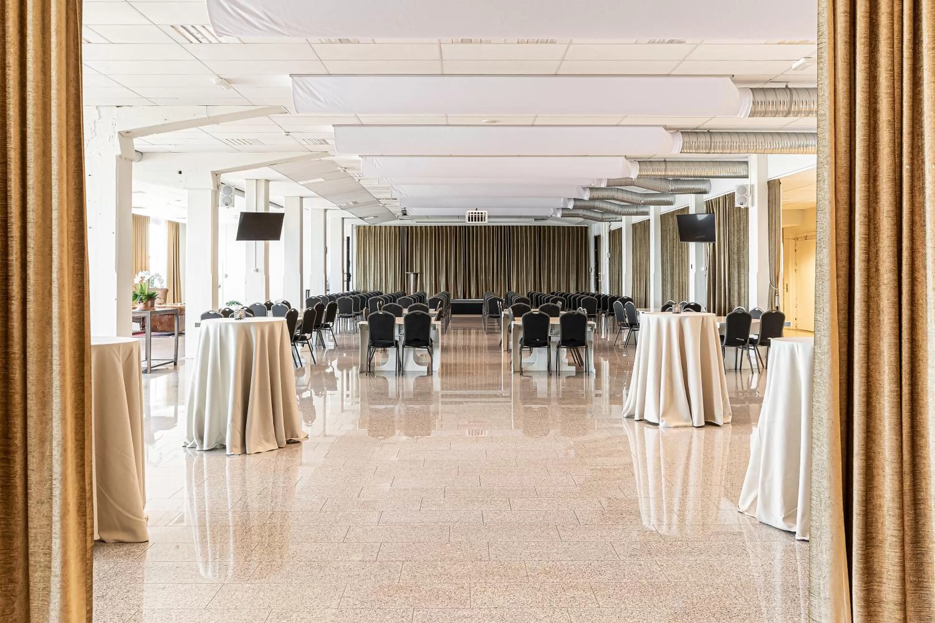 Meeting/conference room in Sunlight Hotel Conference & Spa