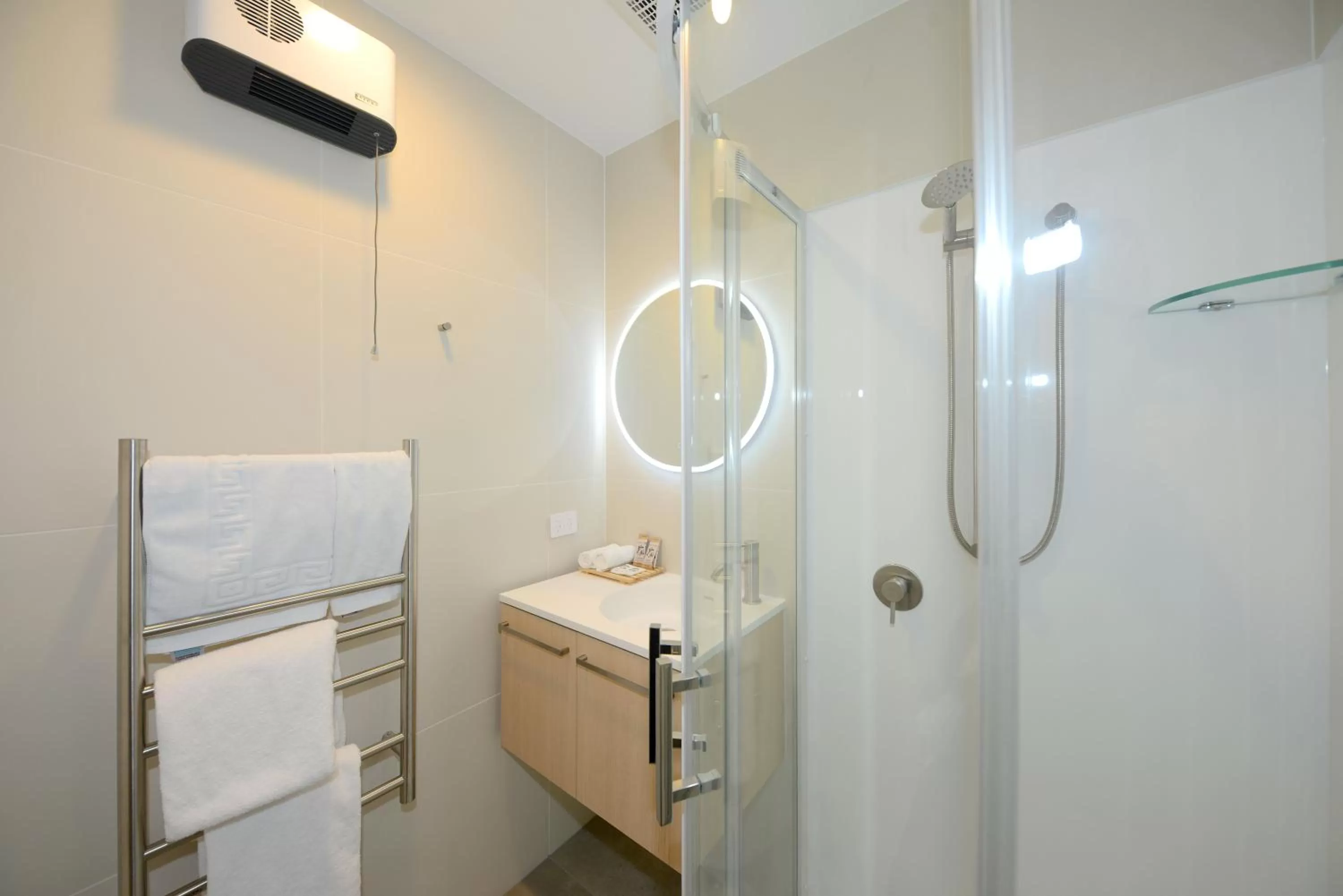Shower in West Fitzroy Apartments