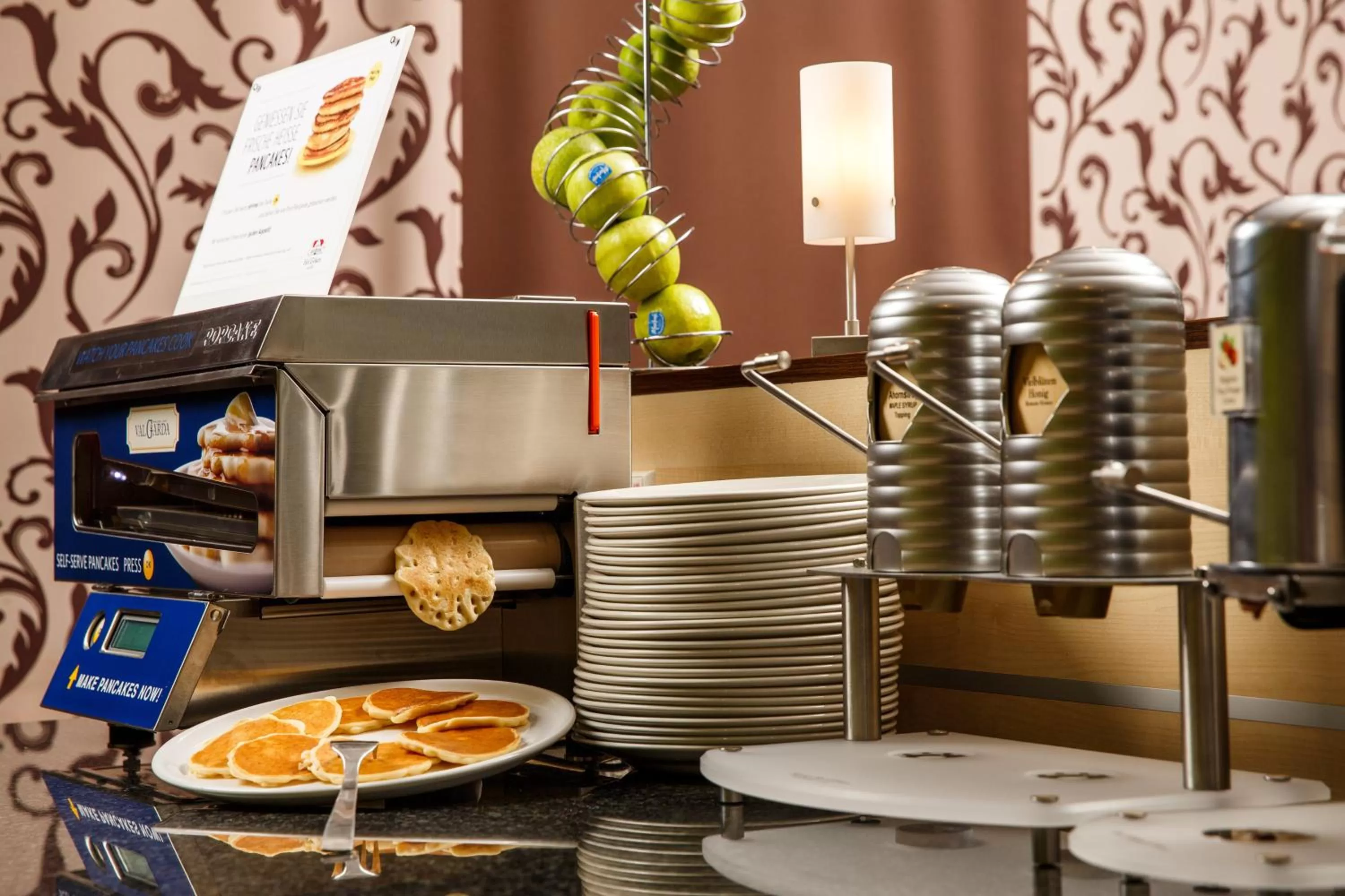 Breakfast in Holiday Inn Express Düsseldorf - City North by IHG