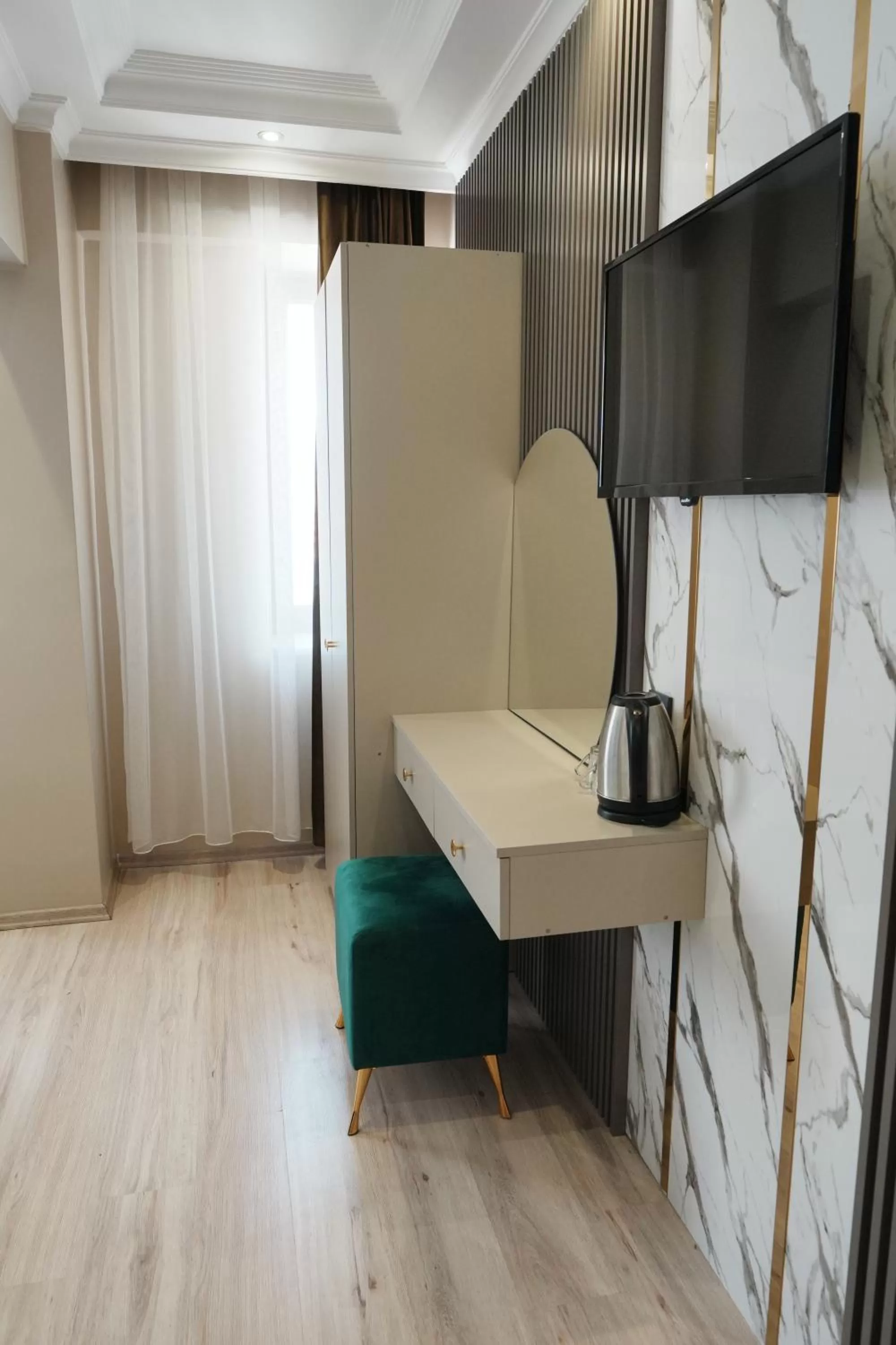 hair dresser in Reyyan Hotel