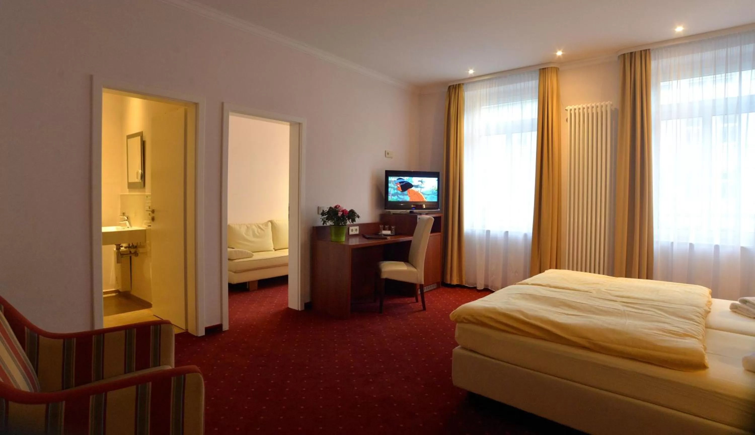 Photo of the whole room, Bed in Hotel via City Leipzig Mitte