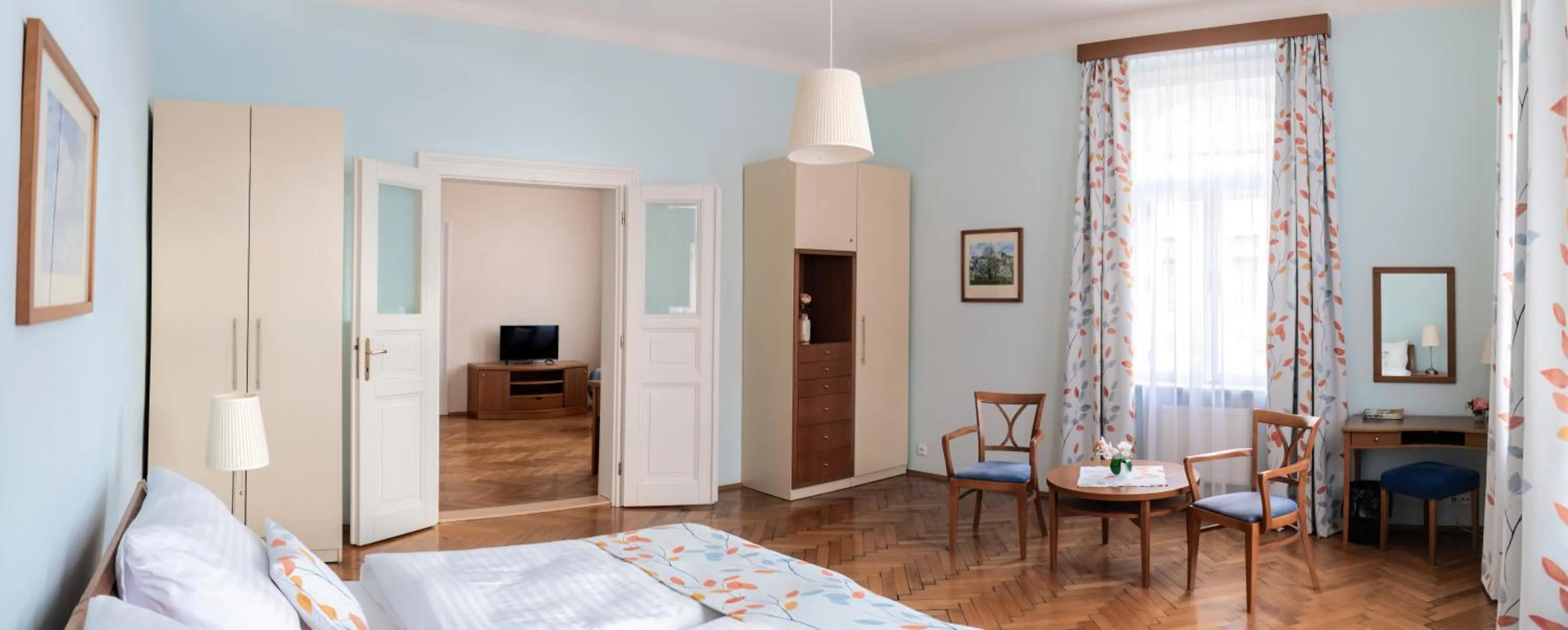 Seating area, Bed in Sibelius Apartments