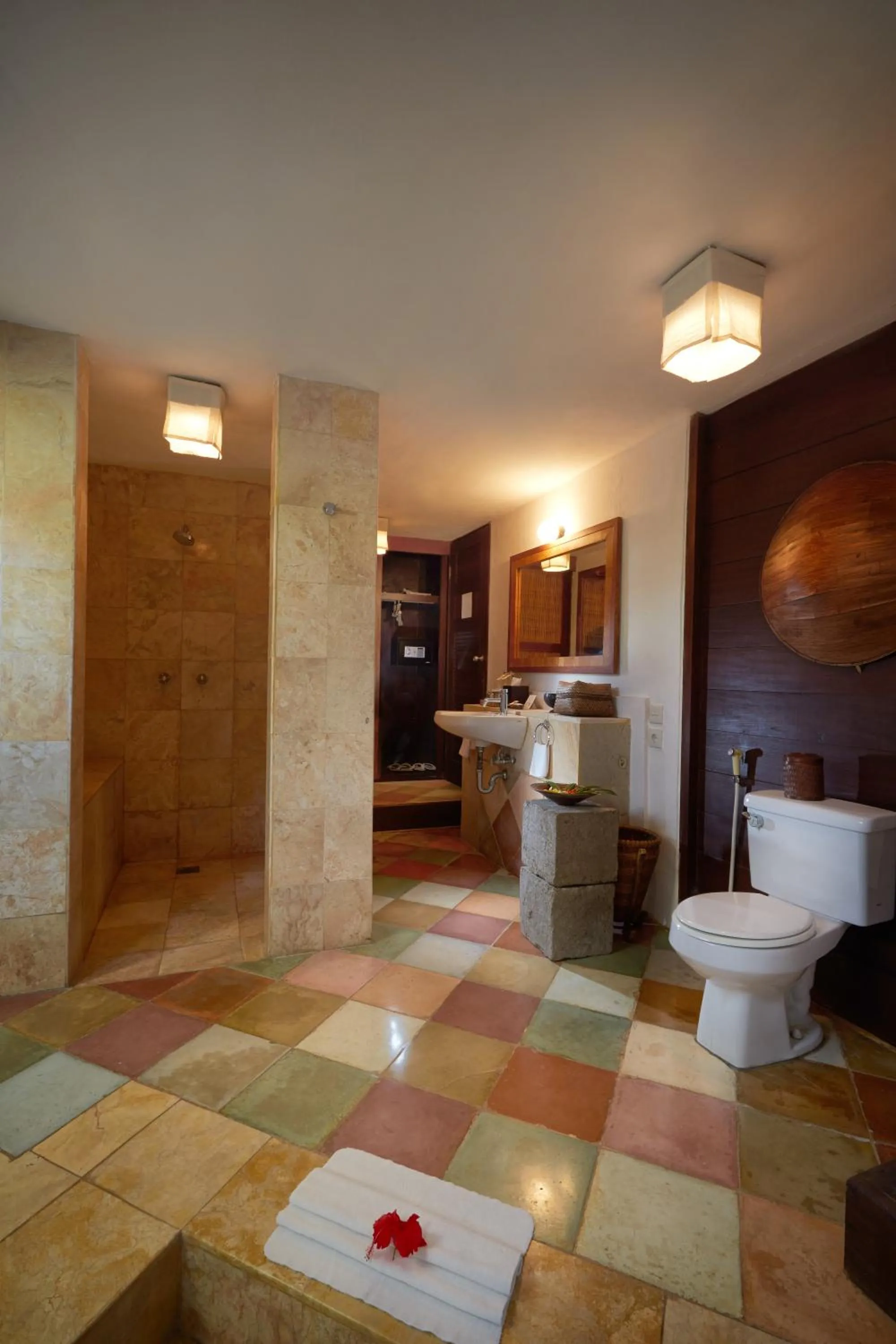 Bathroom in Visakha Sanur by Puri Signatures