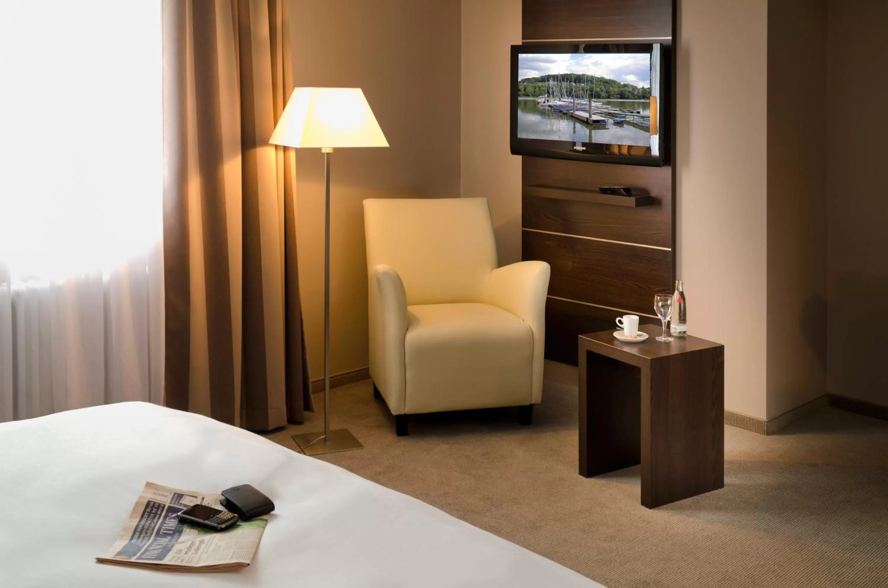 TV and multimedia, Bed in Mercure Hotel Hamm