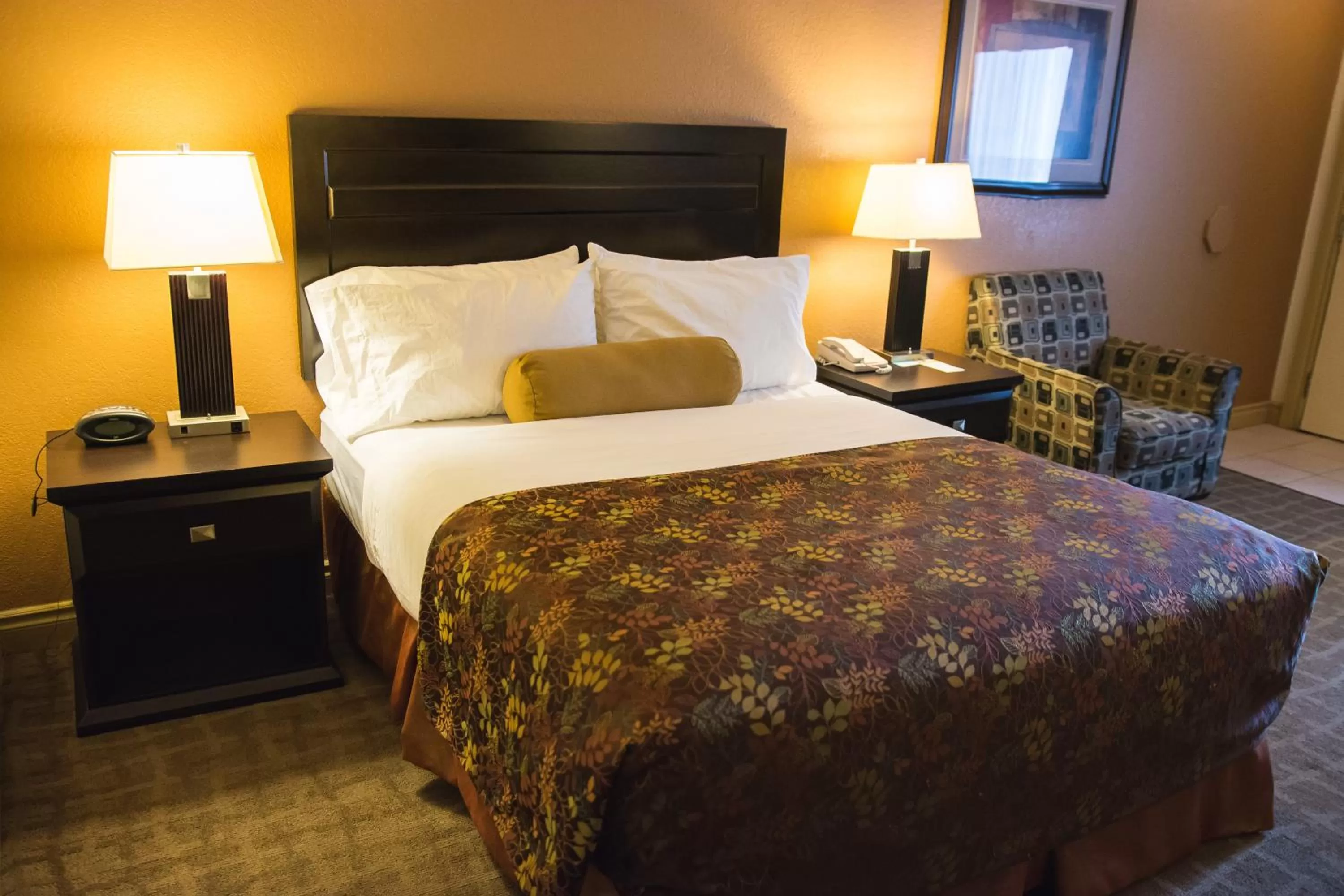 Bed in Days Inn by Wyndham High Level