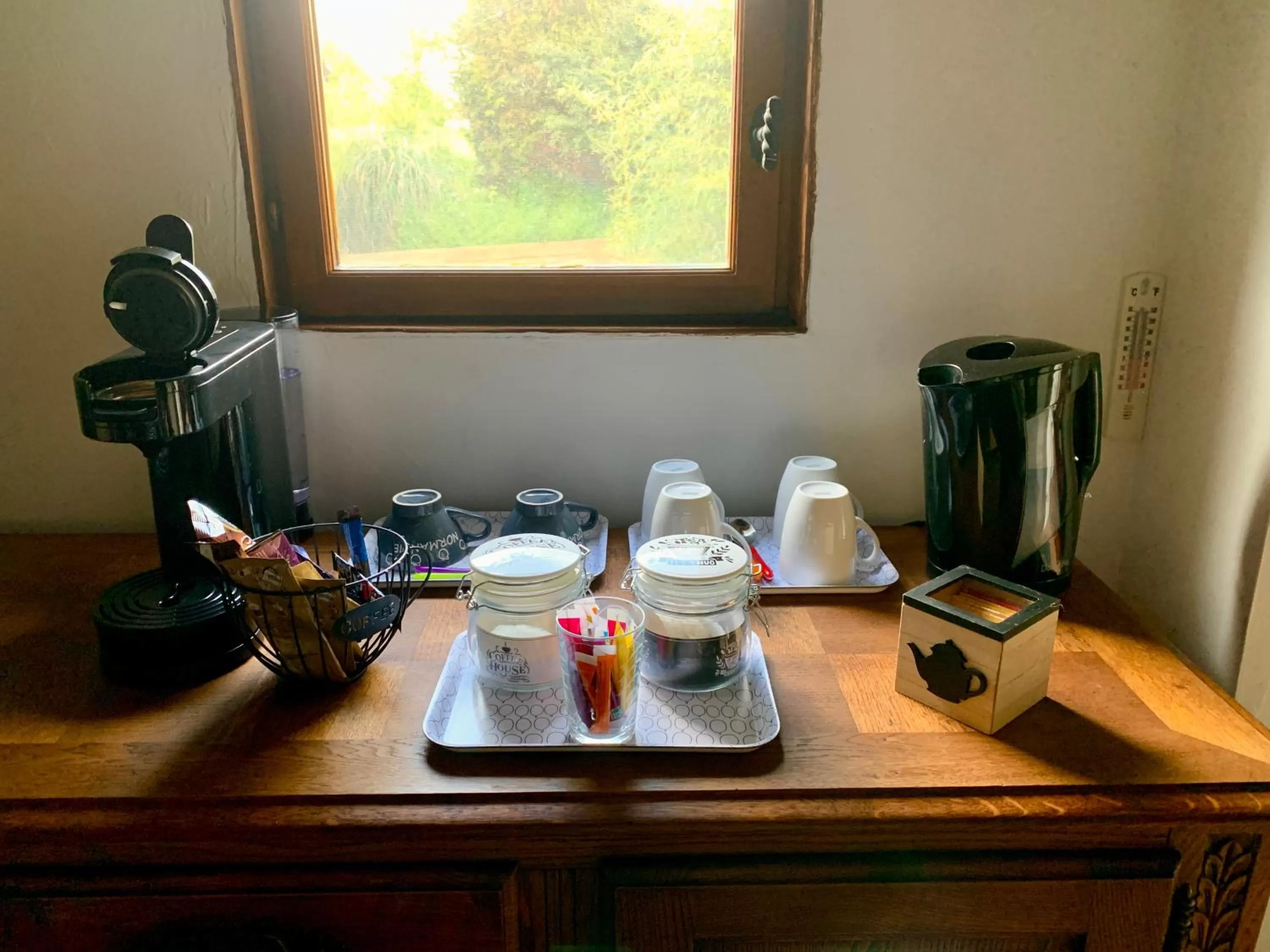 Coffee/Tea Facilities in Le Bas Chesnay Chambres D'Hotes Domfront en Poiraie