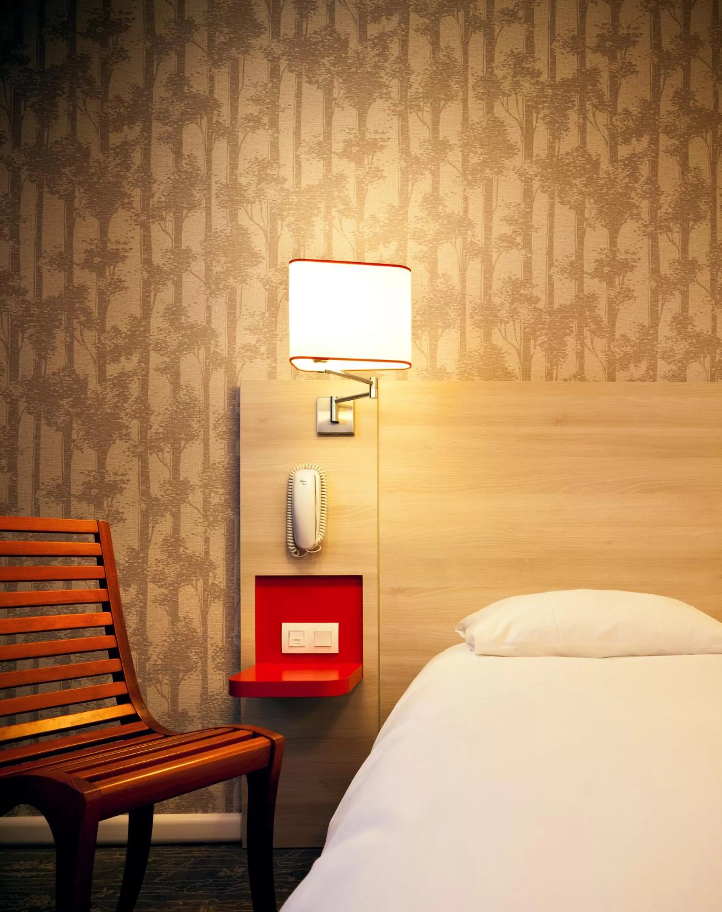 Shower, Bed in ibis Styles Ouistreham