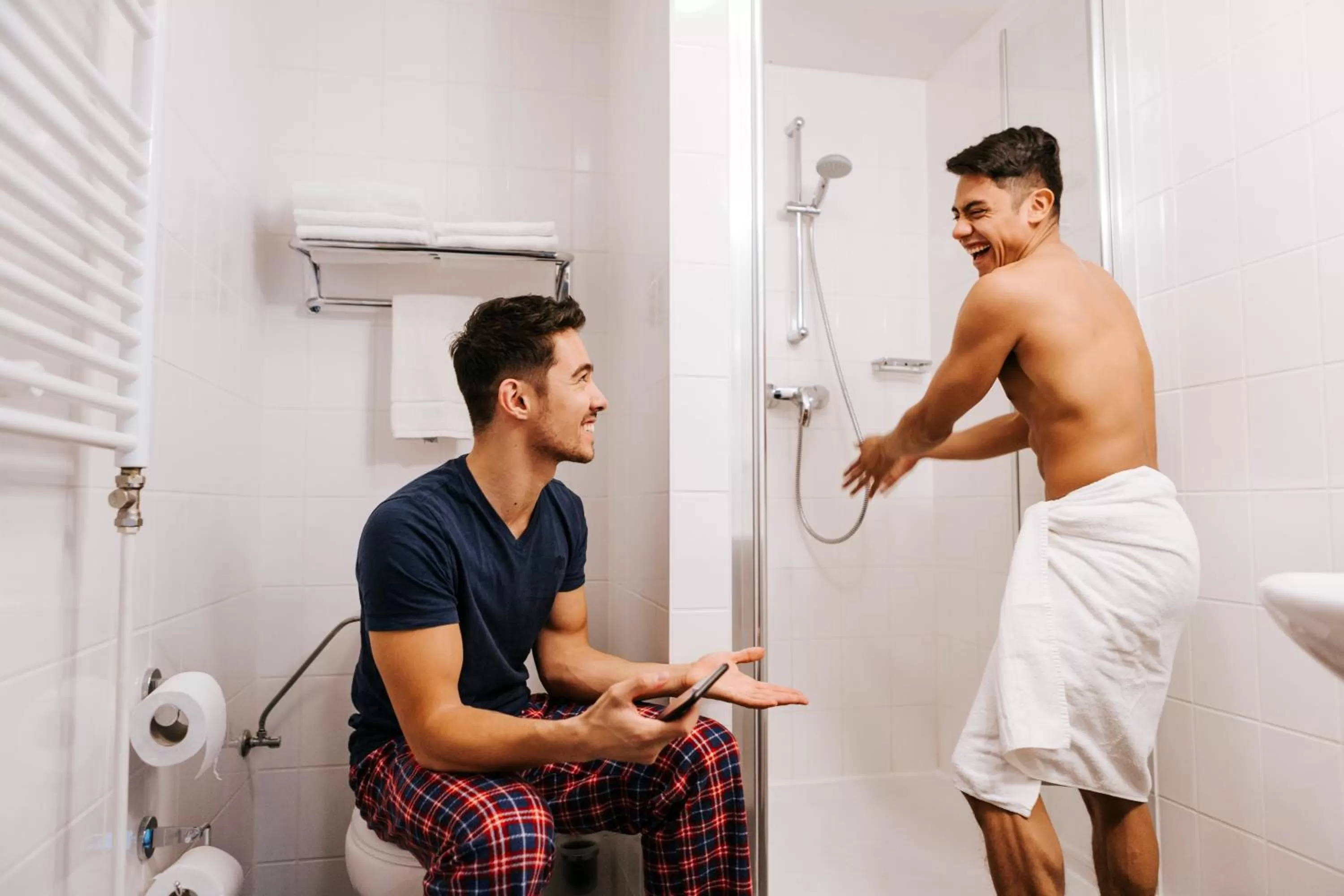 Shower in The Hague Teleport Hotel - Free Parking