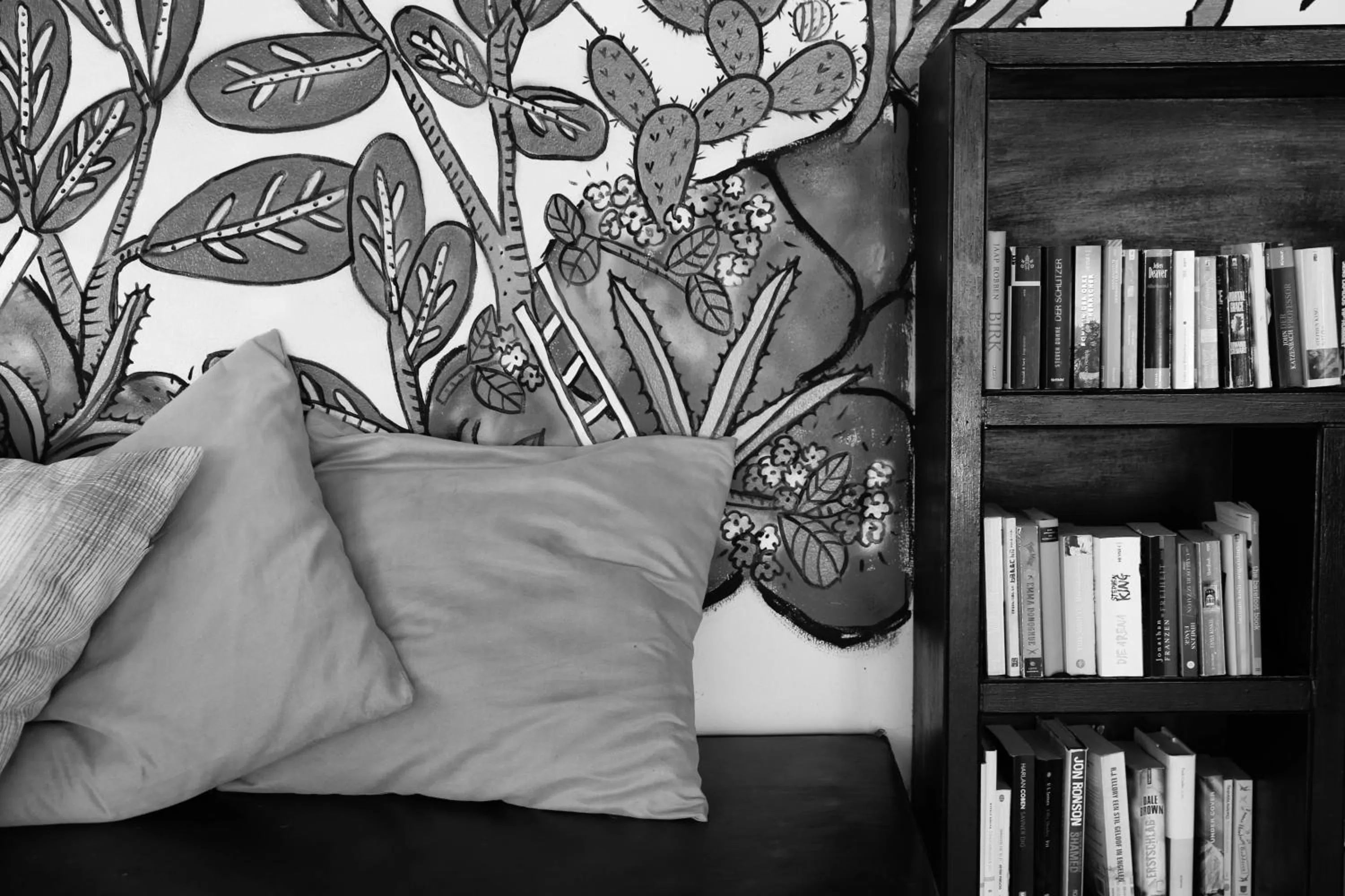 Restaurant/places to eat in Villas H2O