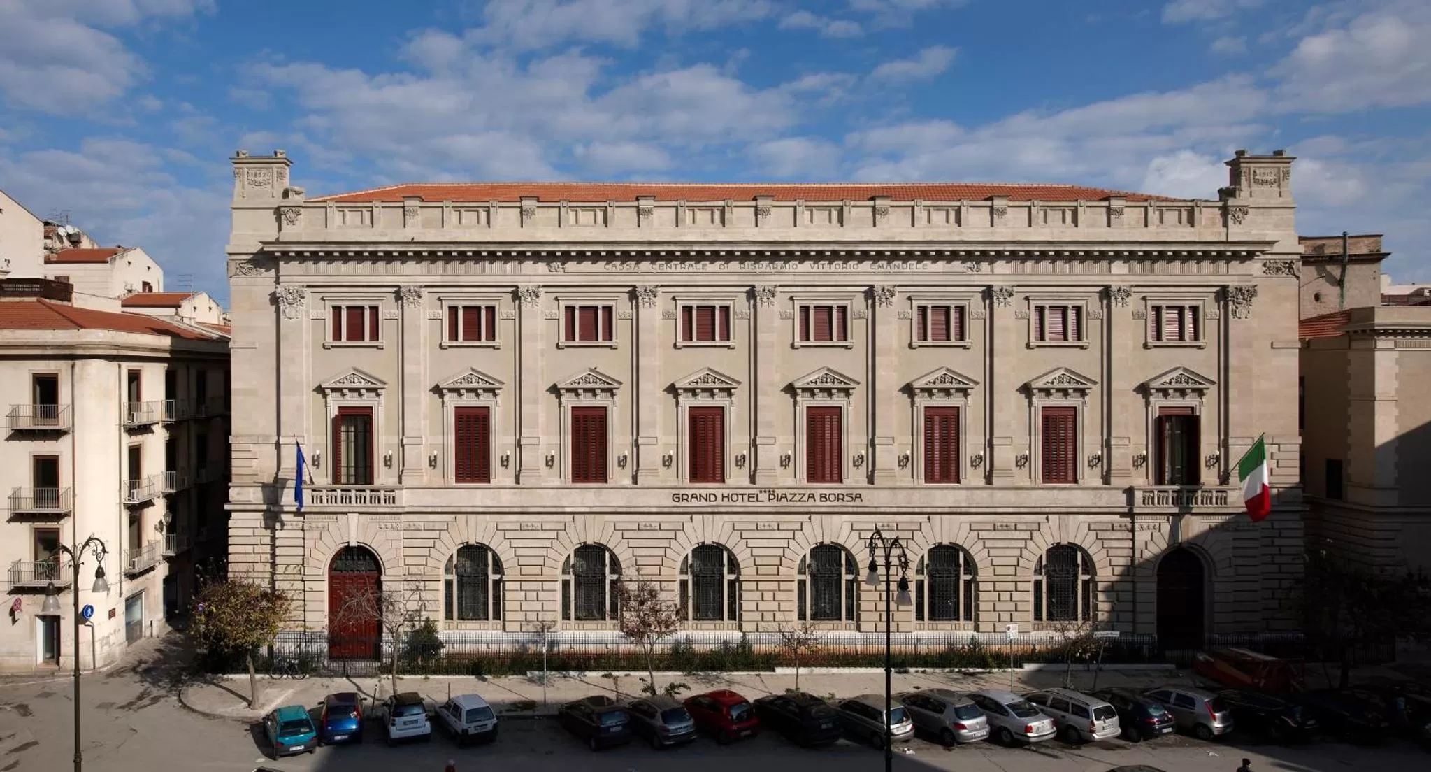 Property building in Grand Hotel Piazza Borsa