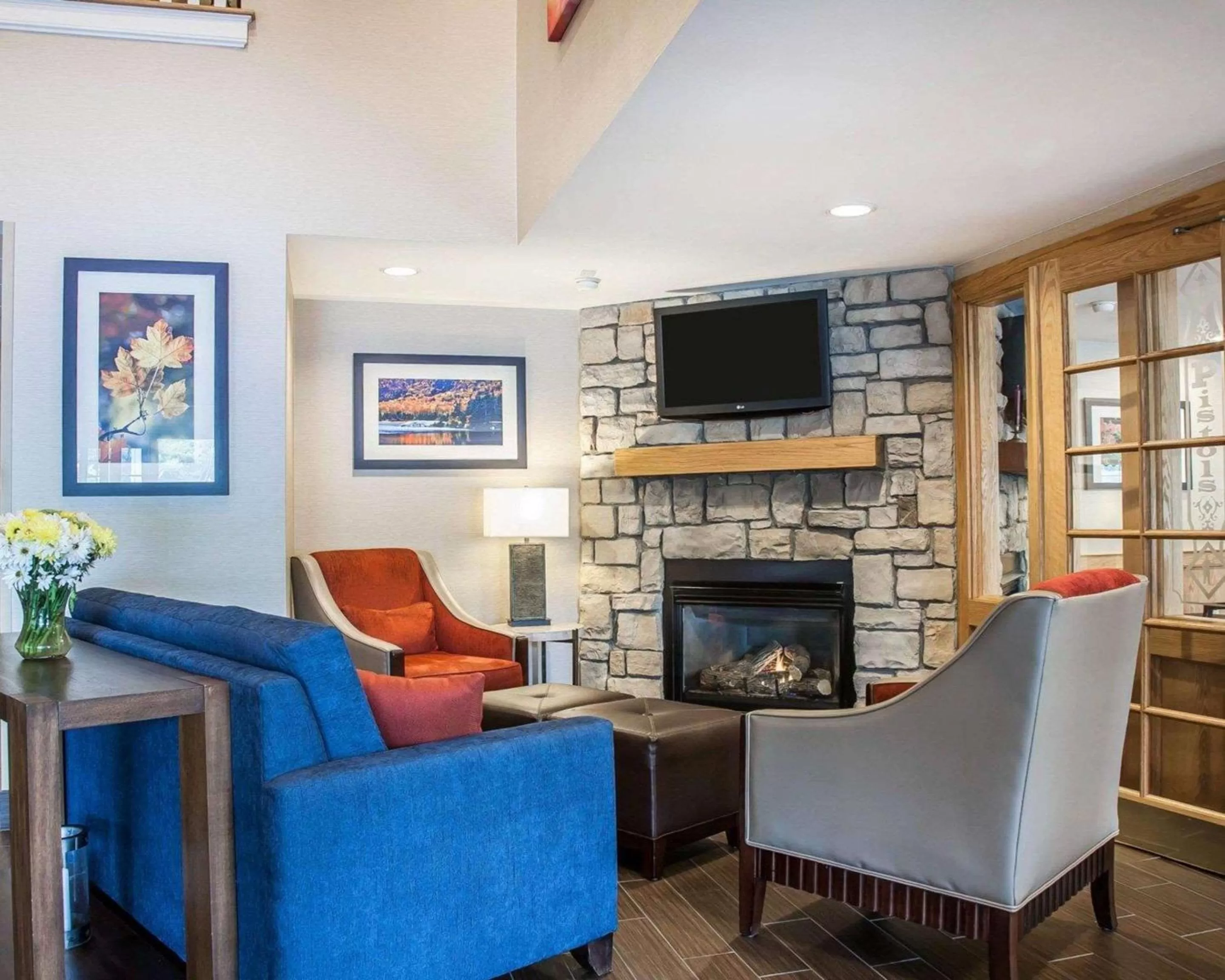 Lobby or reception in Comfort Inn & Suites Sturbridge-Brimfield