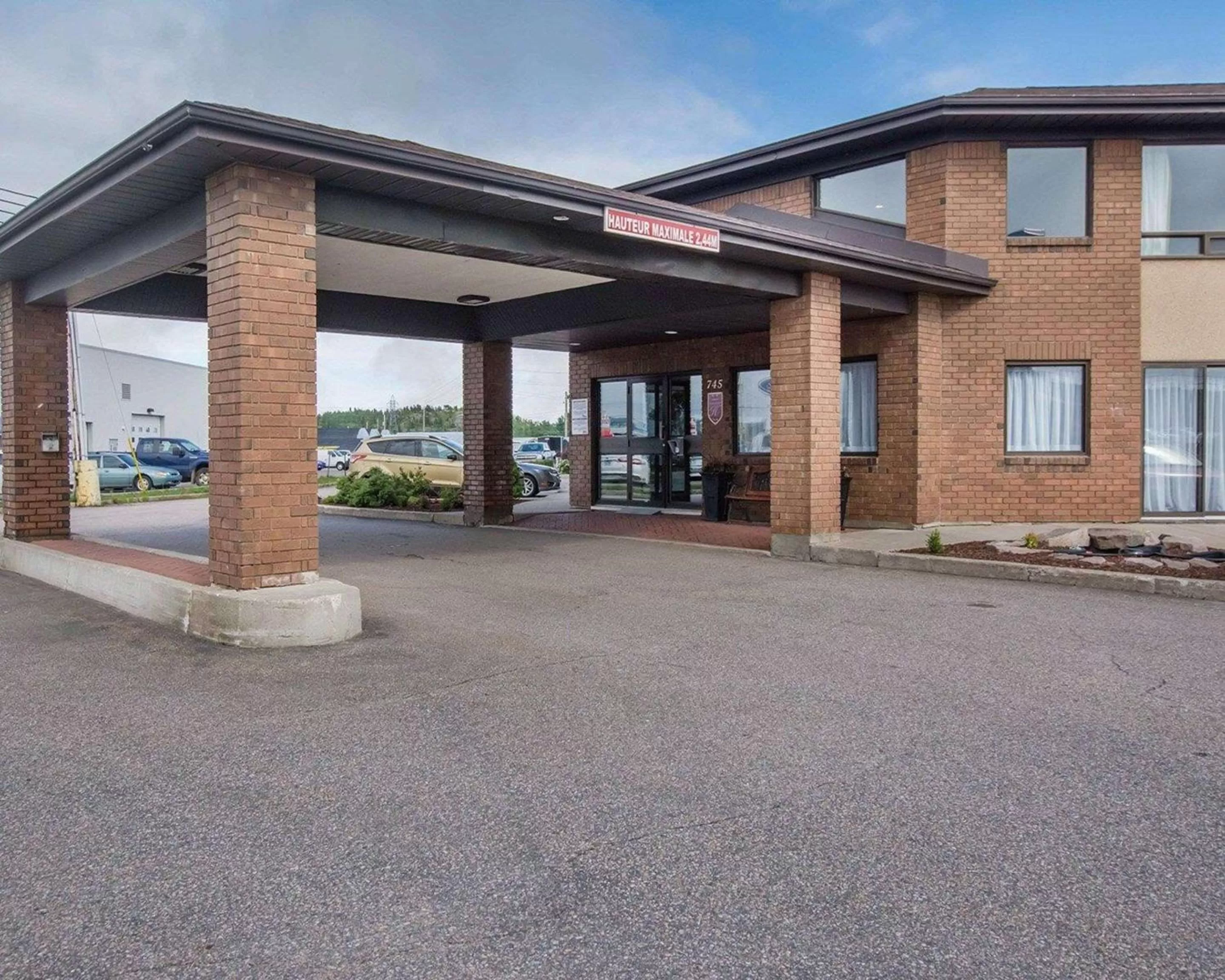 Property building in Comfort Inn Baie-Comeau