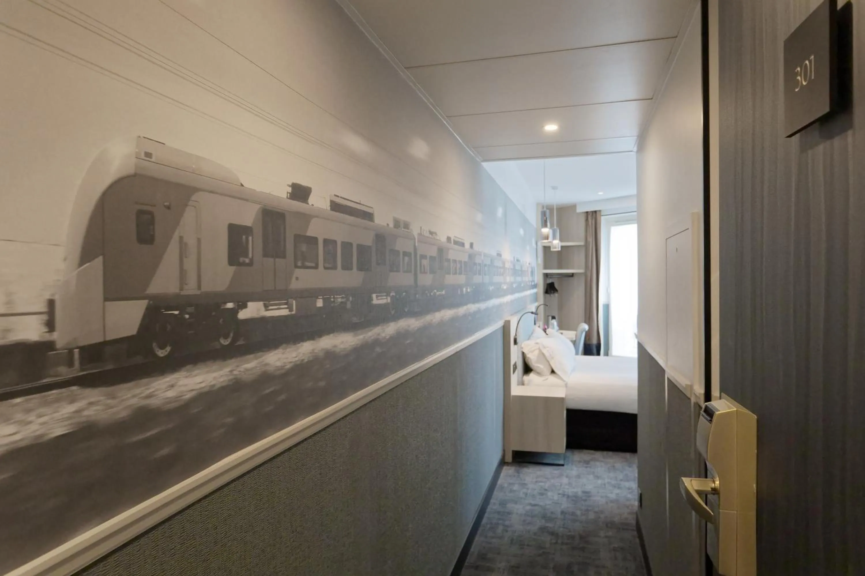 Decorative detail, Bed in Appia La Fayette