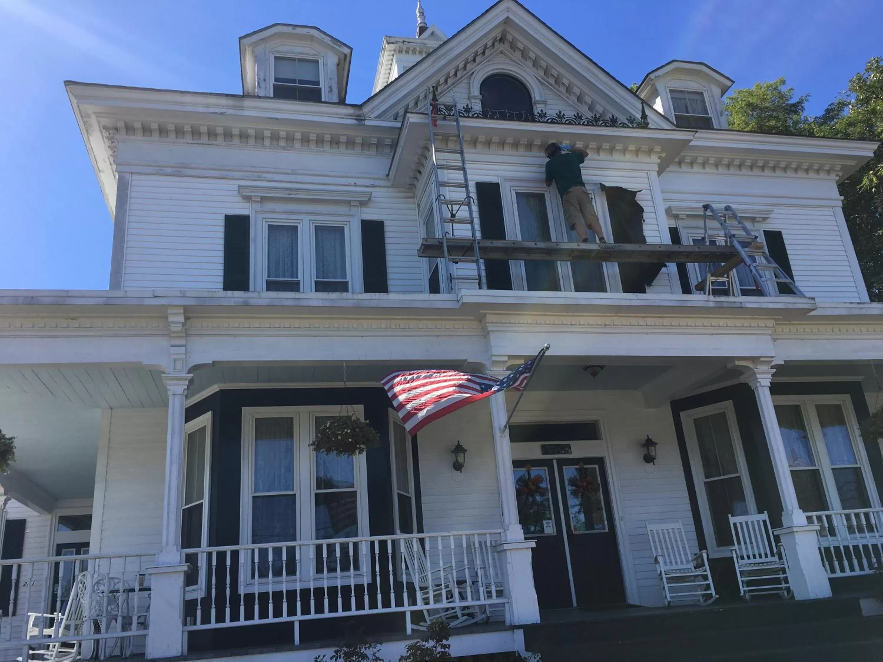 Facade/entrance in Center Harbor Sutton House B & B