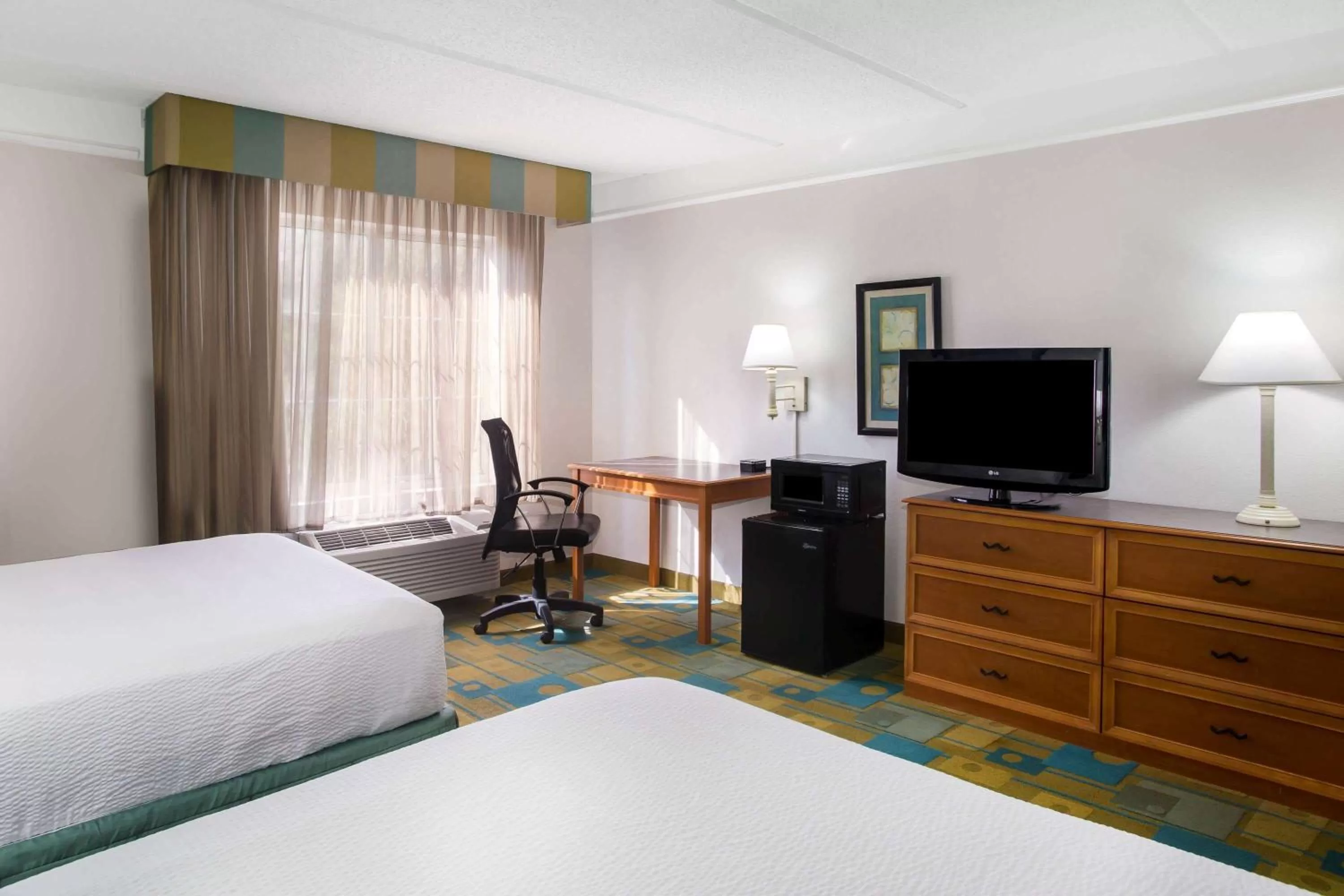 Double Room with Two Double Beds and Roll-In Shower - Mobility/Hearing Accessible - Non-Smoking in La Quinta by Wyndham Austin Southwest