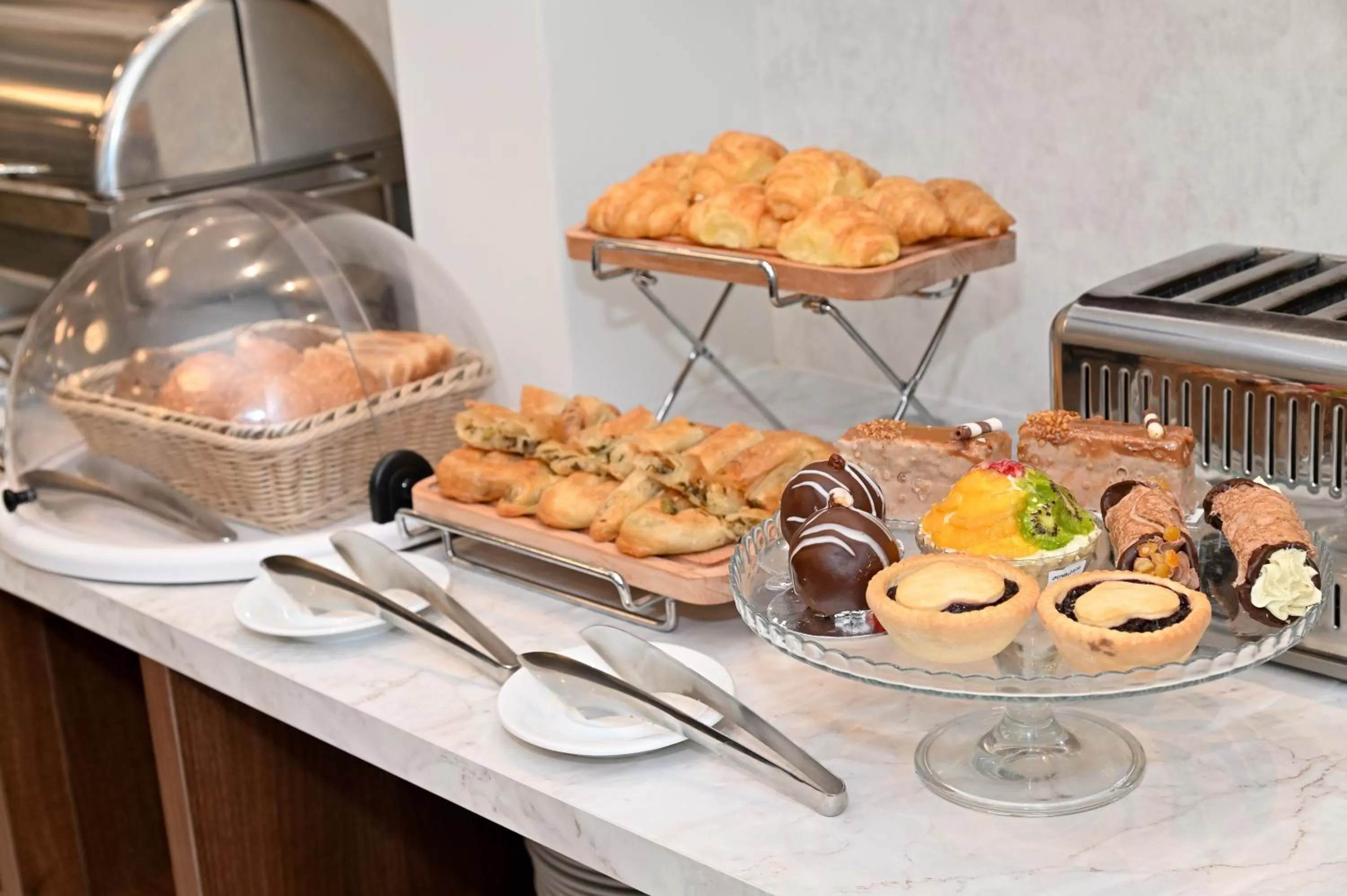 Food and drinks in Hotel Opera Garni