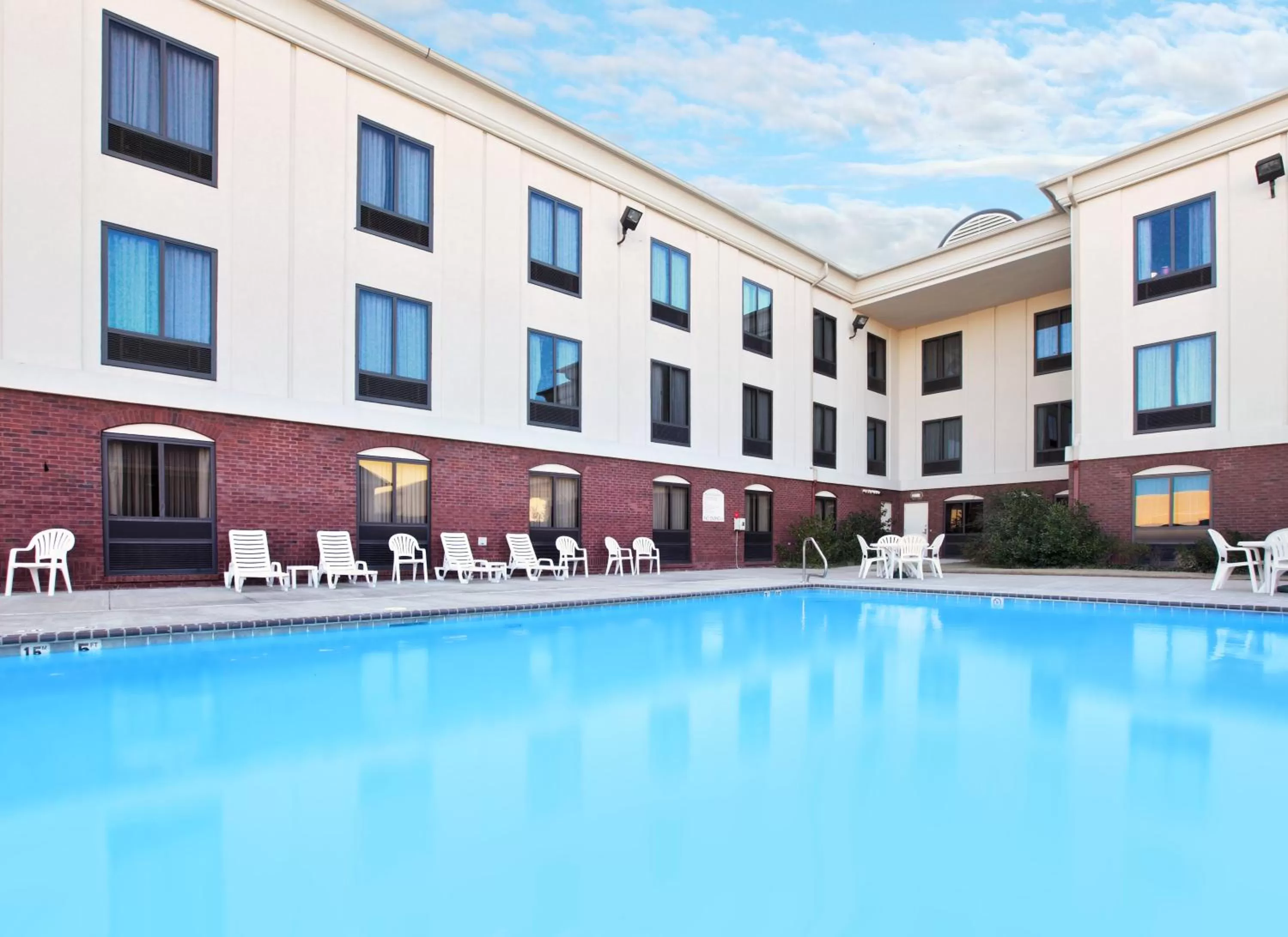 Swimming pool in Holiday Inn Express & Suites Pine Bluff/Pines Mall by IHG