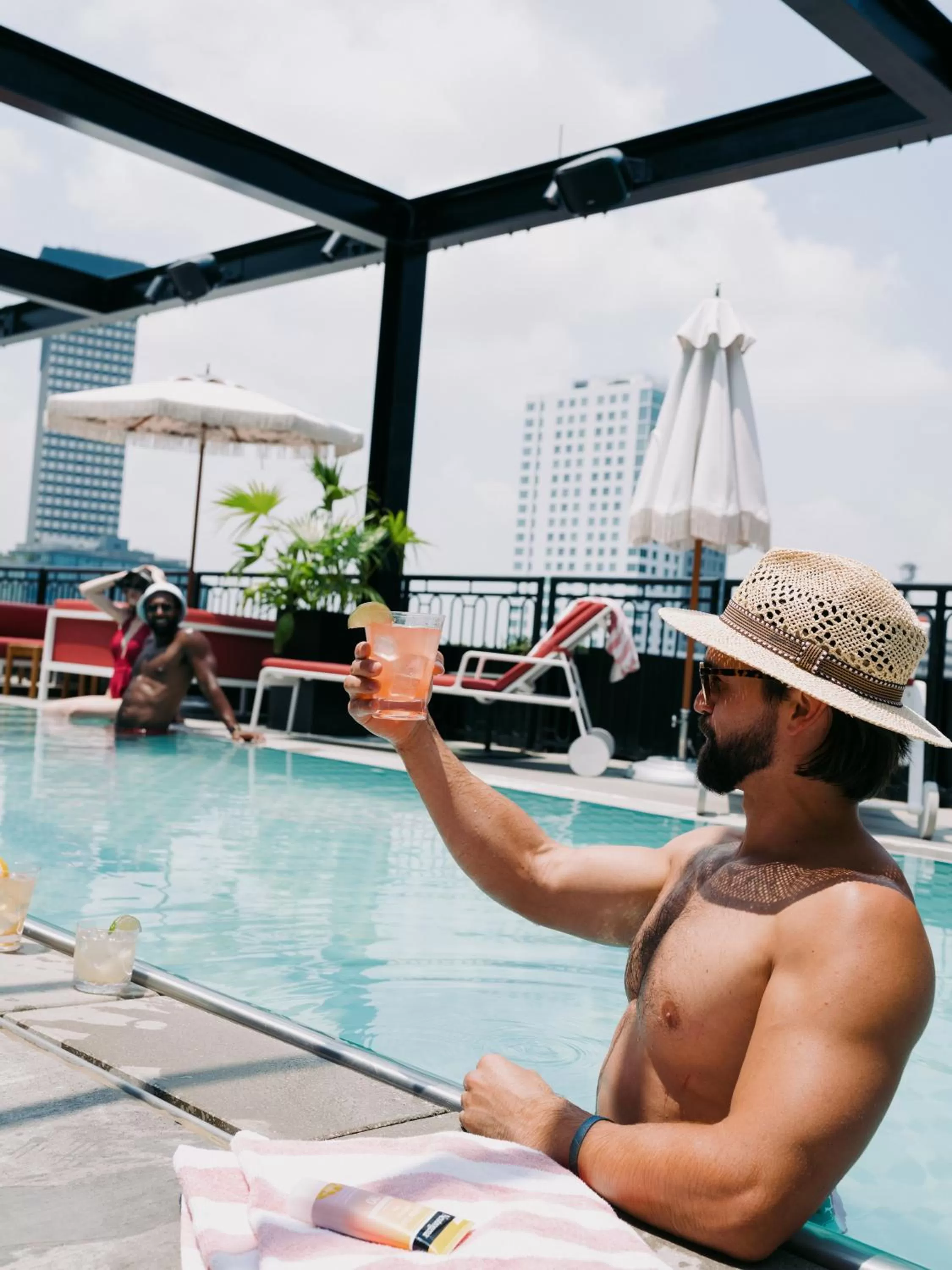 Swimming pool in Virgin Hotels New Orleans