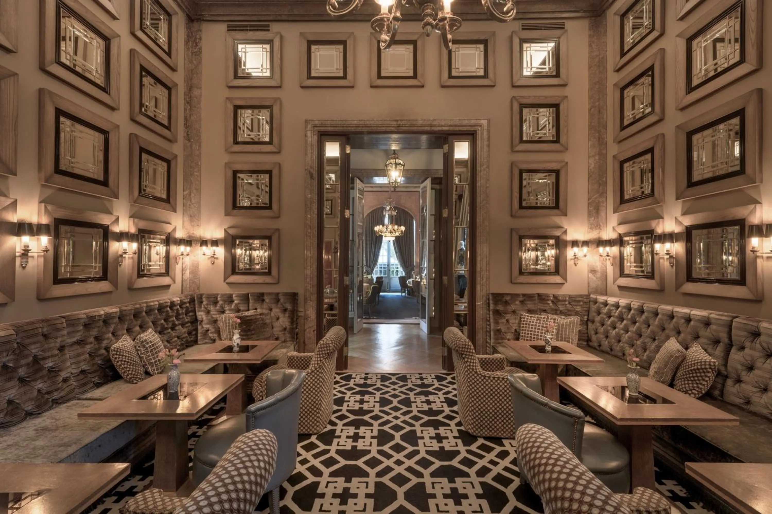 Lounge or bar in Santo Mauro, a Luxury Collection Hotel, Madrid