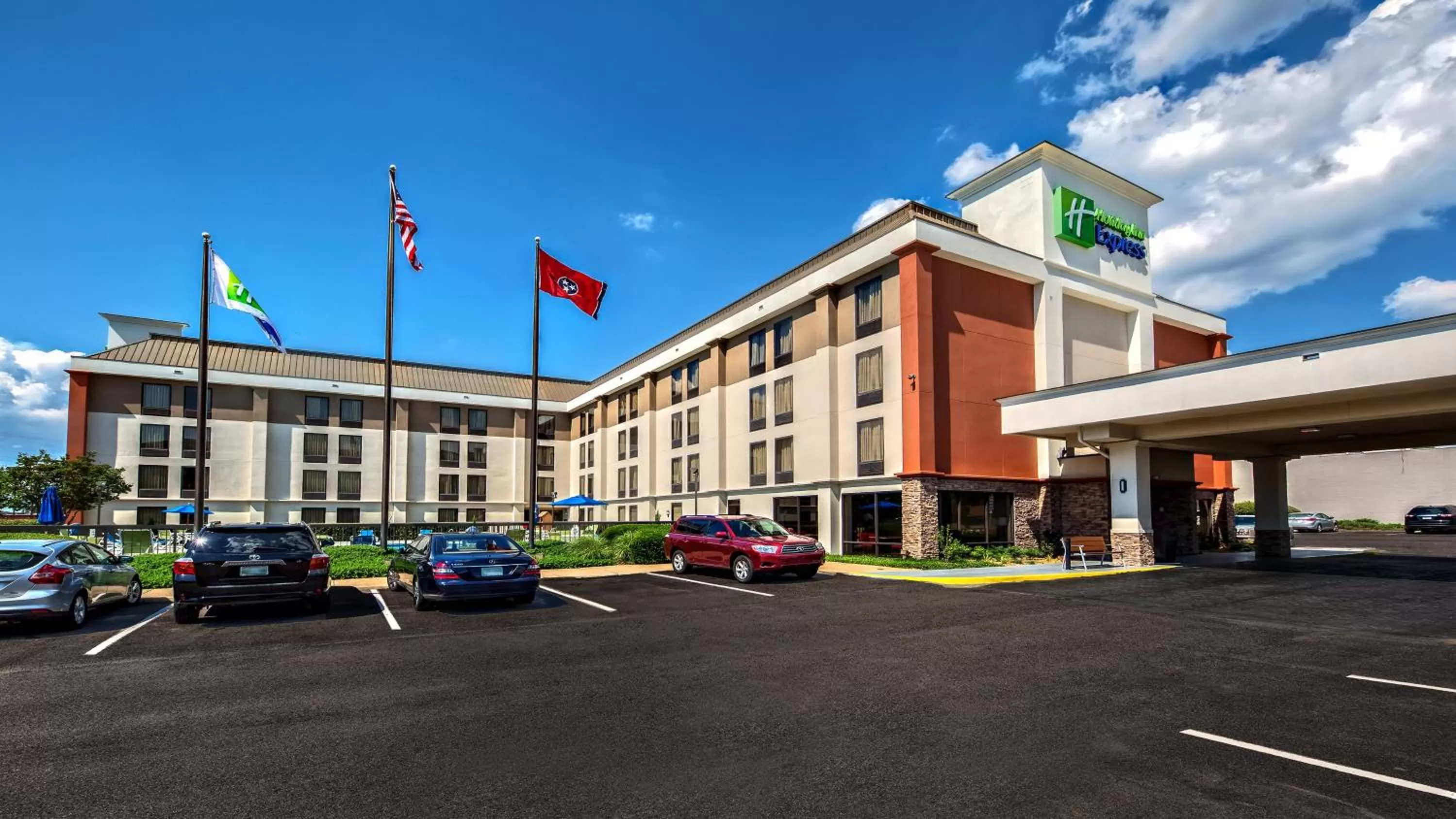 Property building in Holiday Inn Express Memphis Medical Center - Midtown by IHG