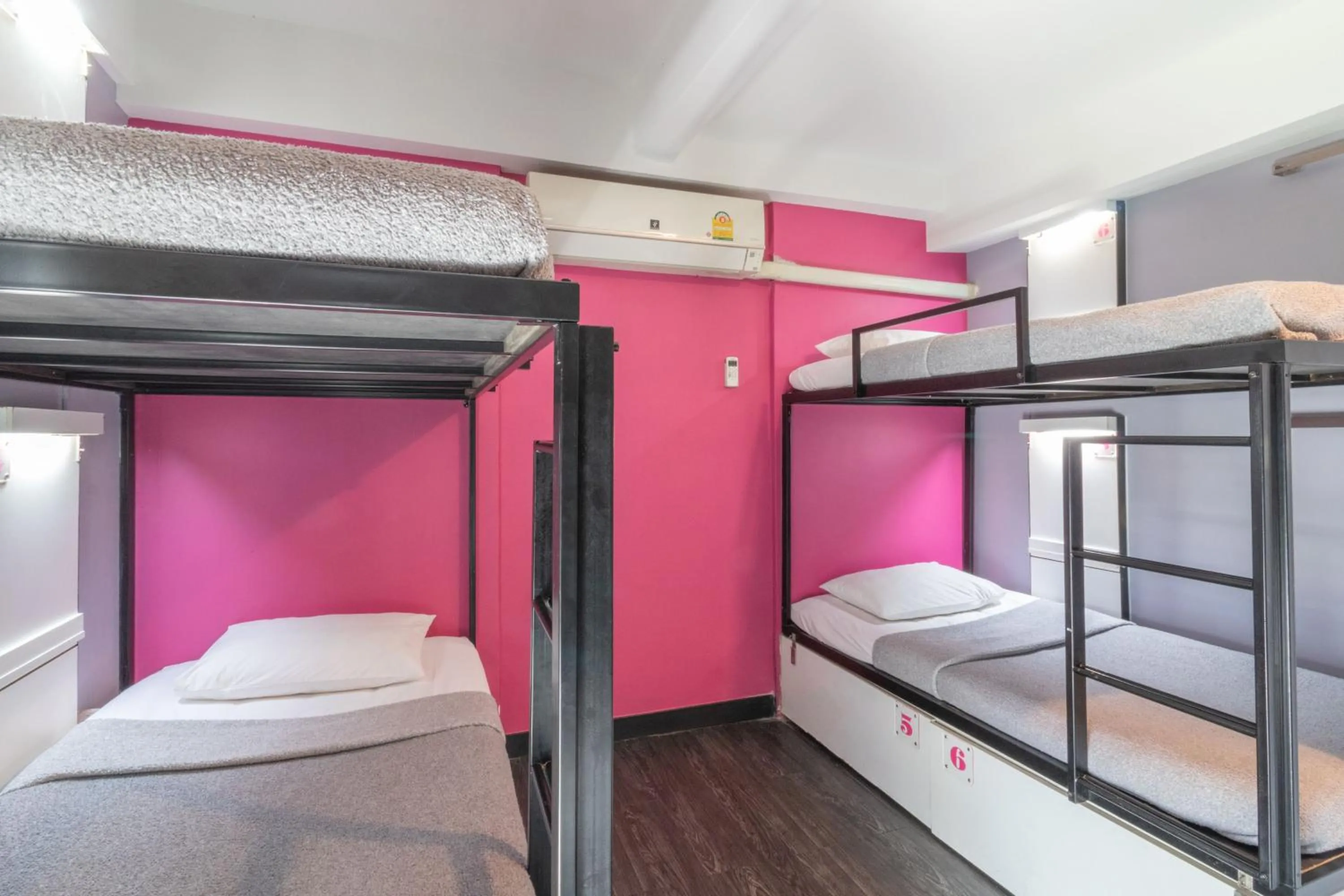 Bunk Bed in CheQinn Hostel - Sukhumvit 4 Nana Plaza