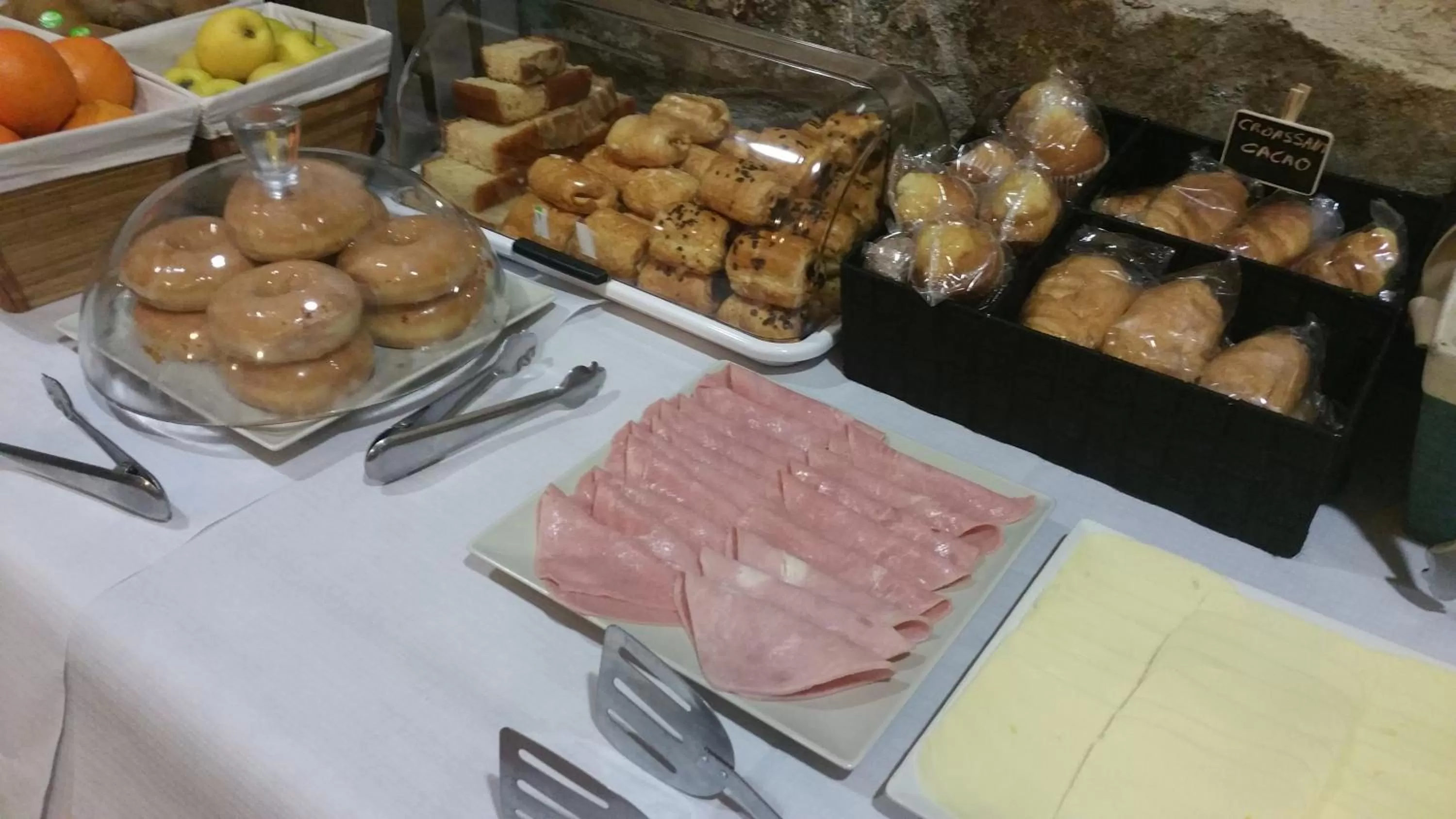 Continental breakfast in Hotel Judería Valle del Jerte