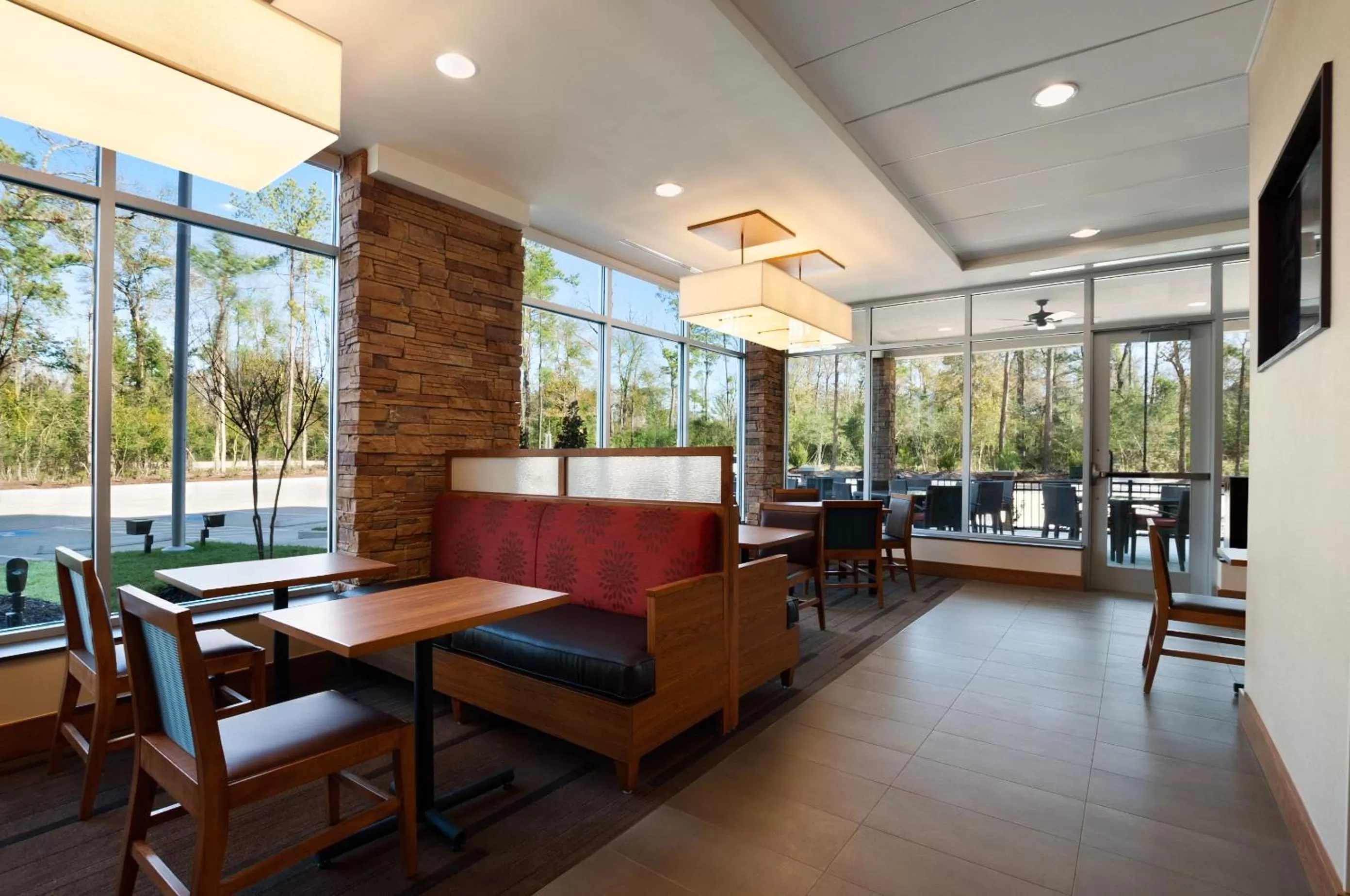 Restaurant/places to eat in Hyatt Place Houston/The Woodlands