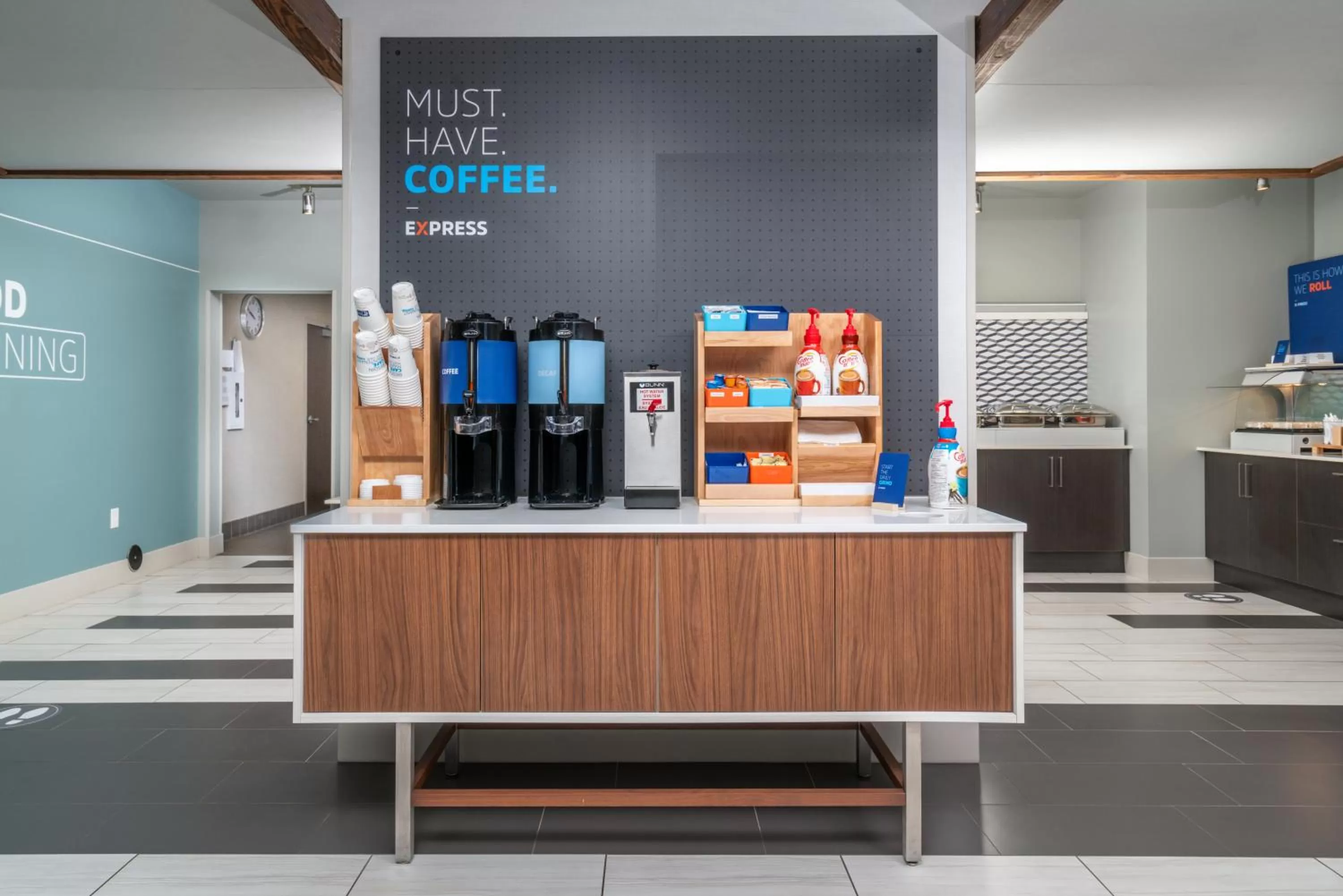 Breakfast in Holiday Inn Express & Suites - Brandon by IHG