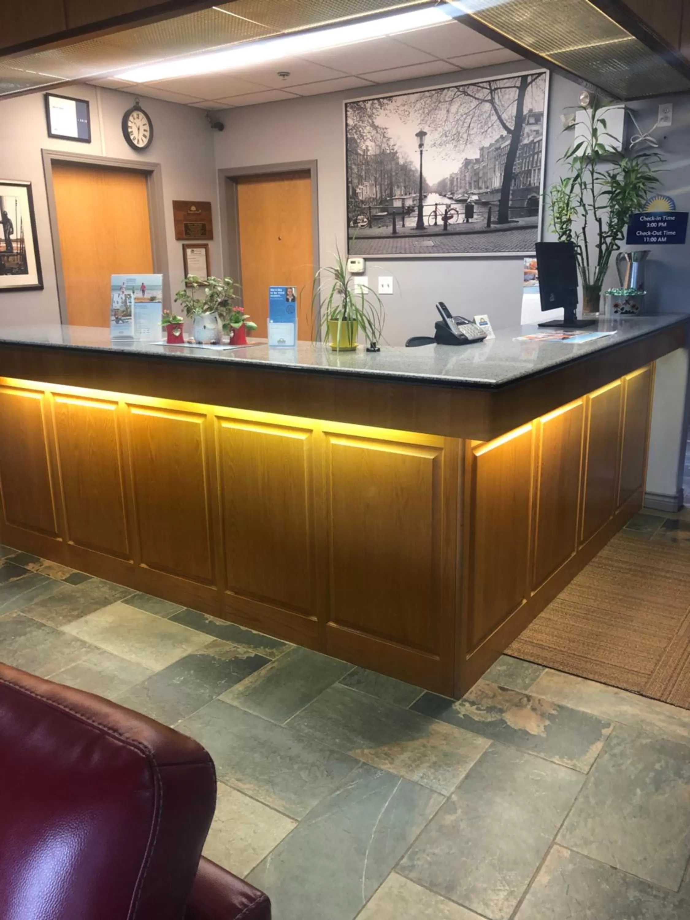 Lobby or reception in Days Inn by Wyndham Hinton