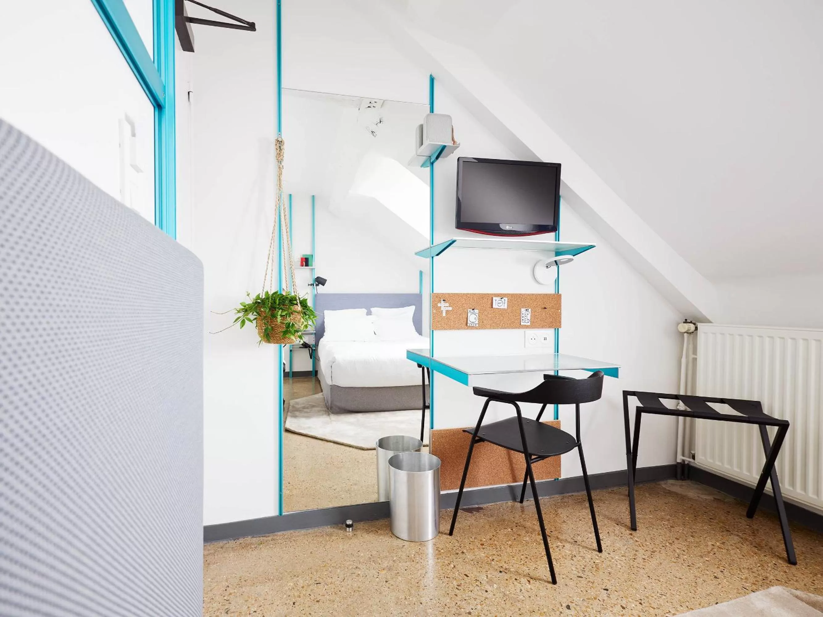 Bedroom in French Theory