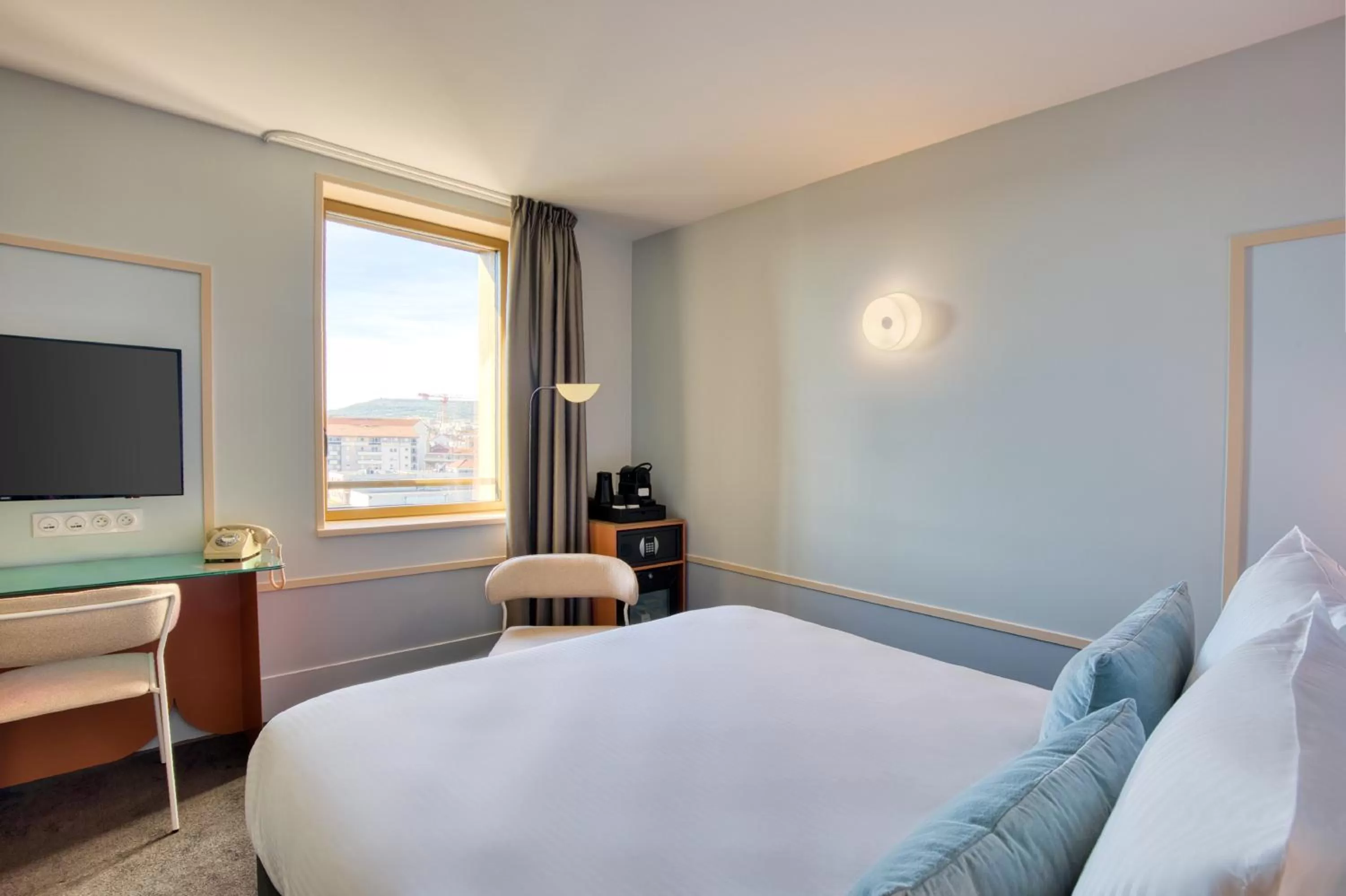 Bed in Aiden by Best Western Clermont-Ferrand Hotel & Spa