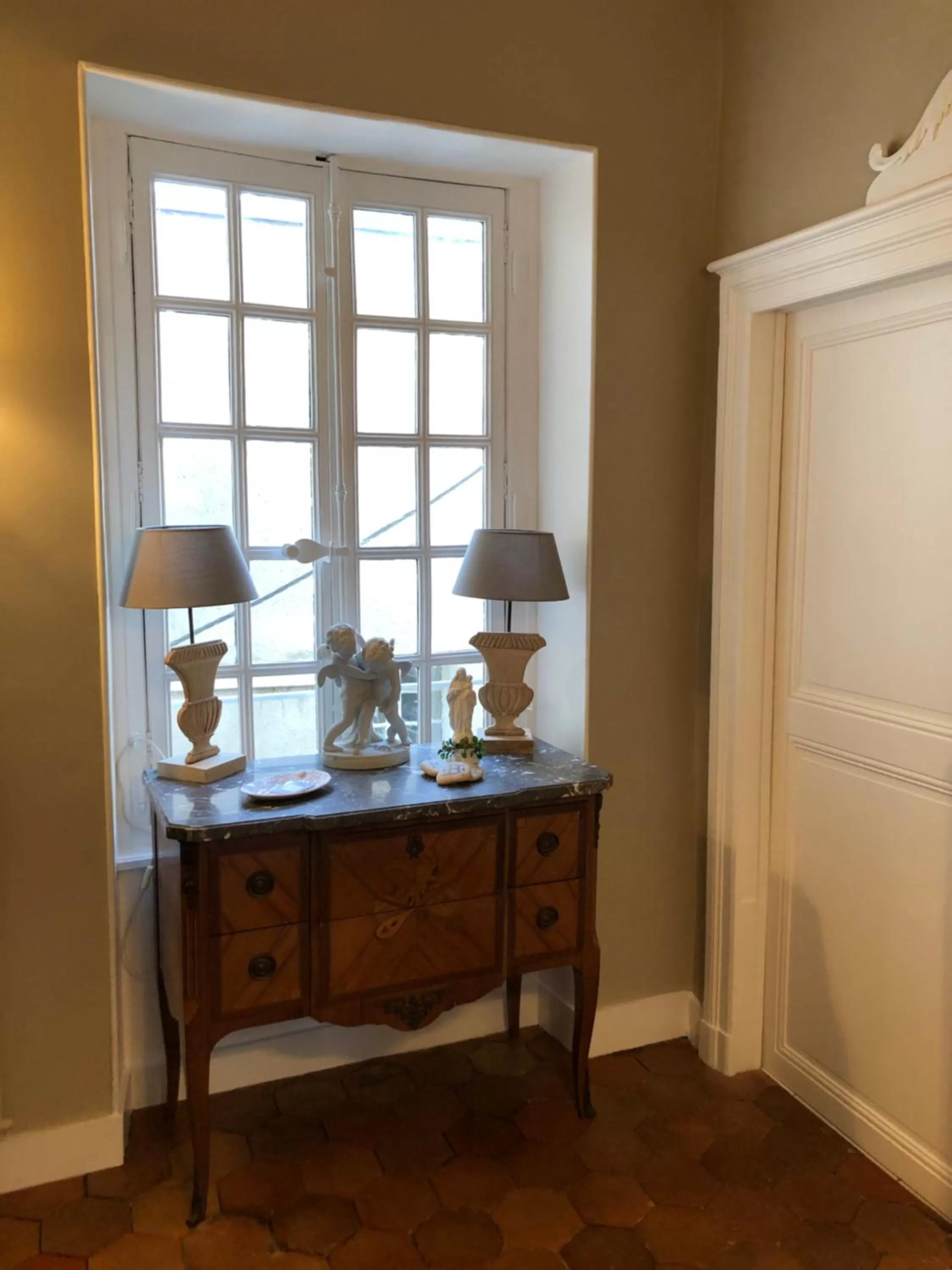 Au 16 Place Saint Louis