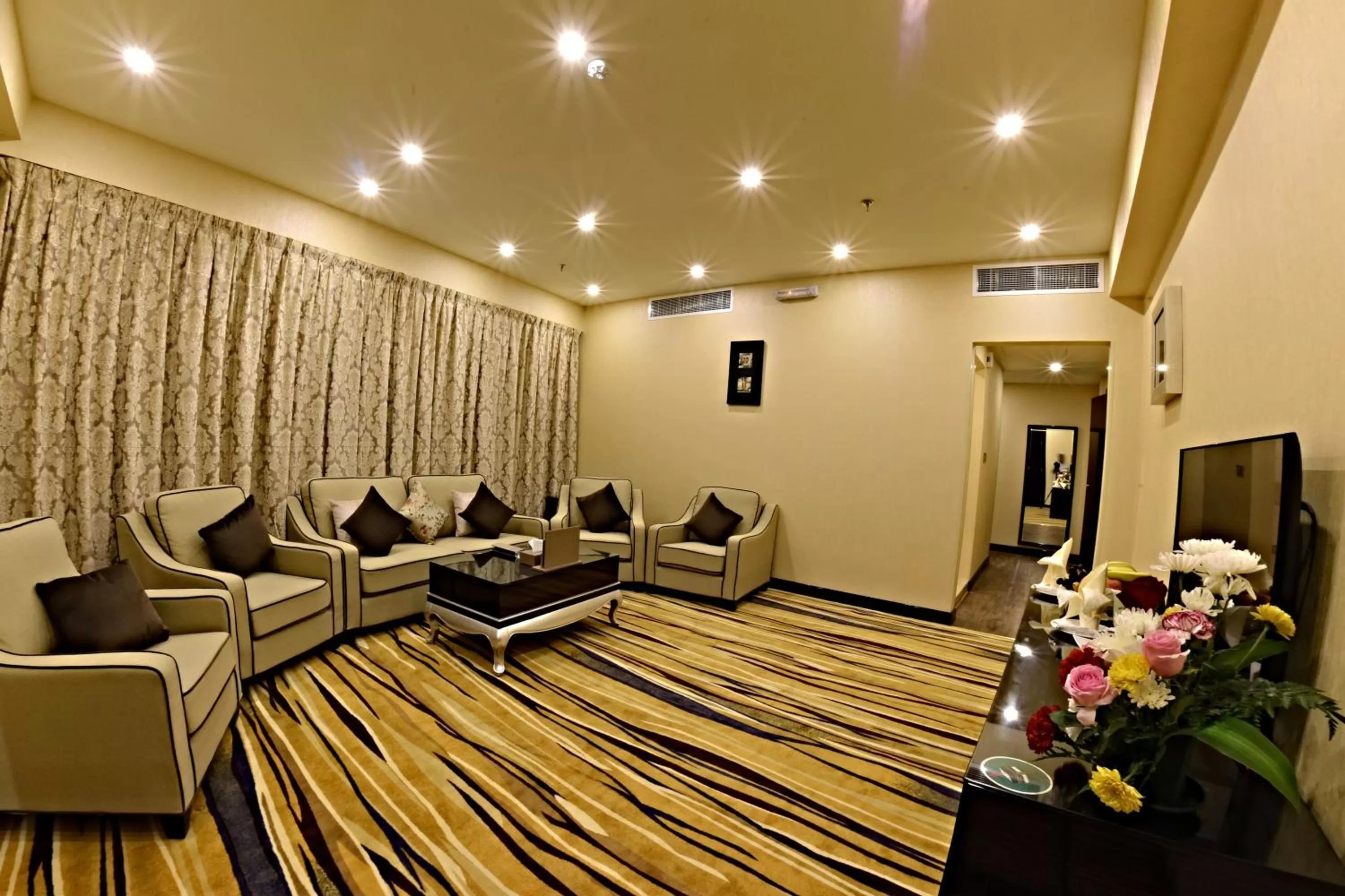 Patio in Garden Plaza Hotel