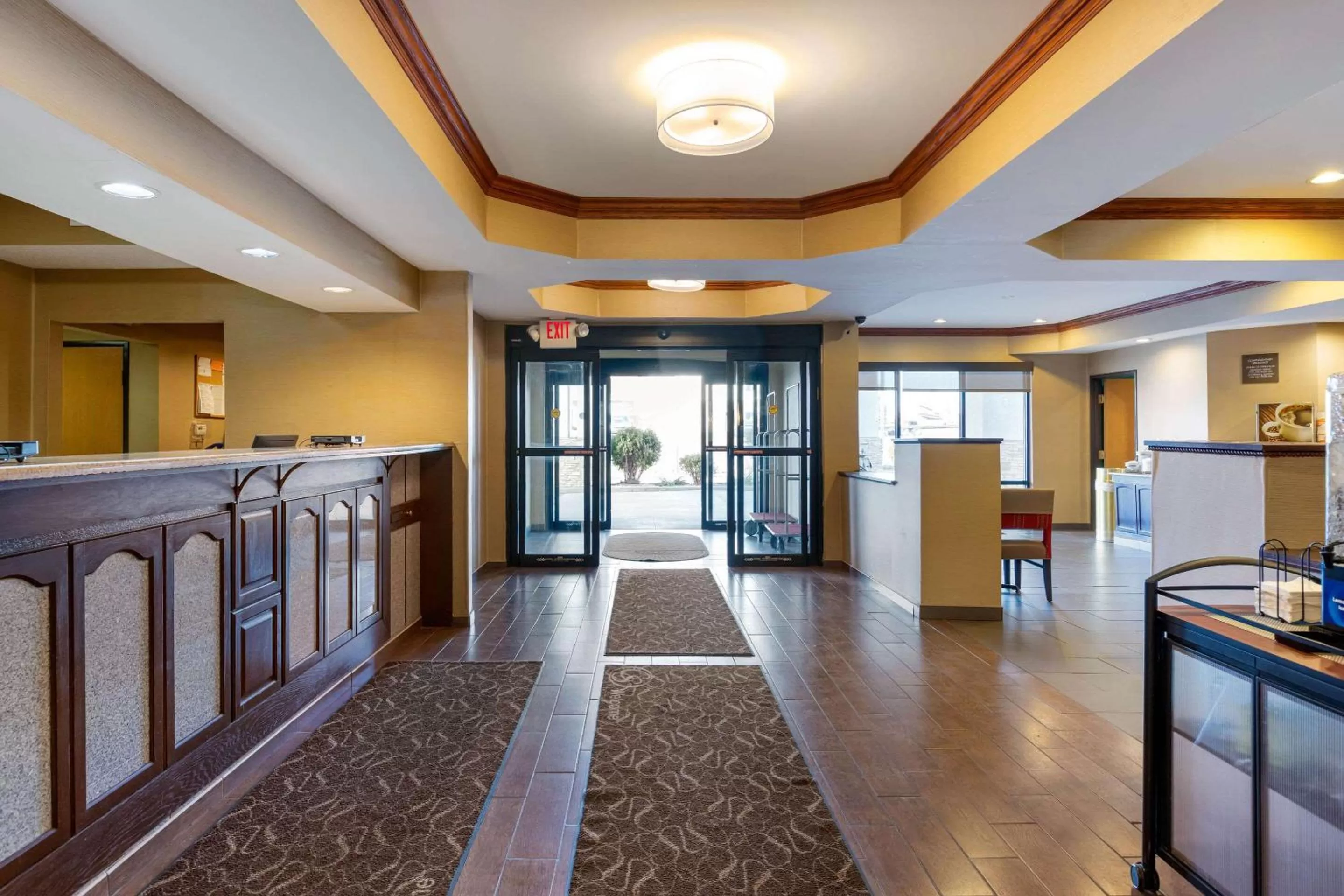 Lobby or reception in Comfort Suites South Haven near I-96