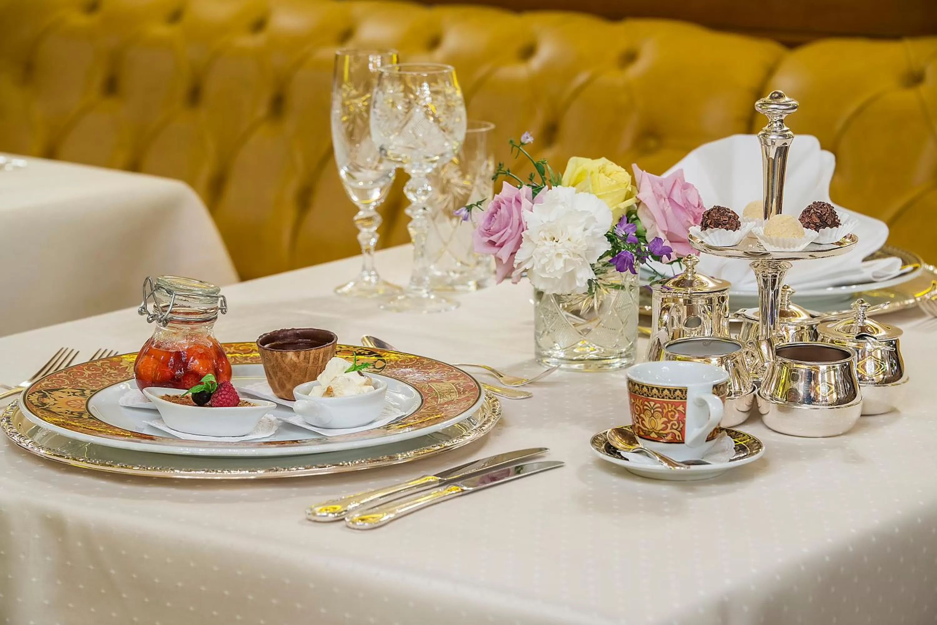 Restaurant/places to eat in Imperial Hotel & Restaurant