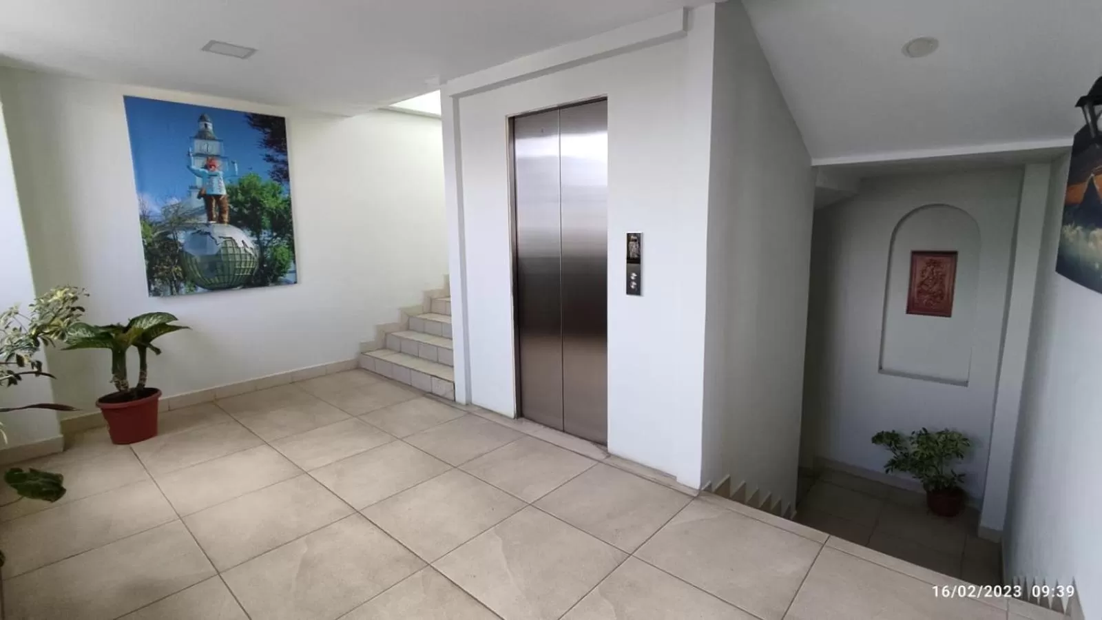 elevator in Apart Cayambe