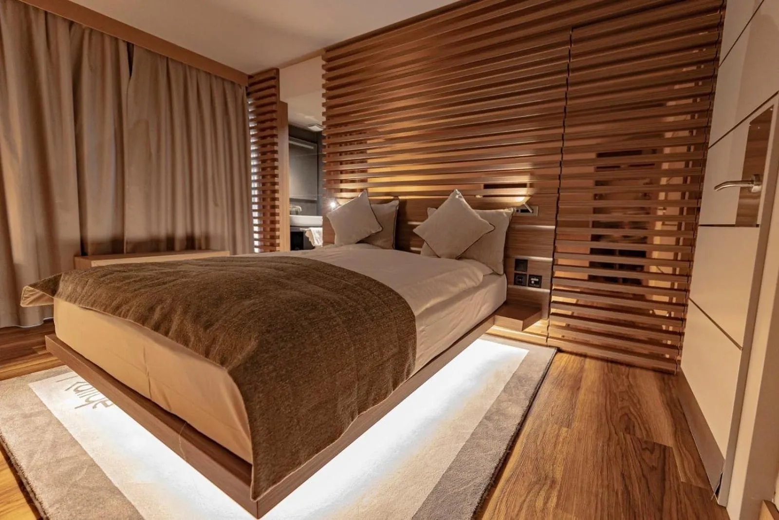 Property building, Bed in Best Western Hotel Rallye