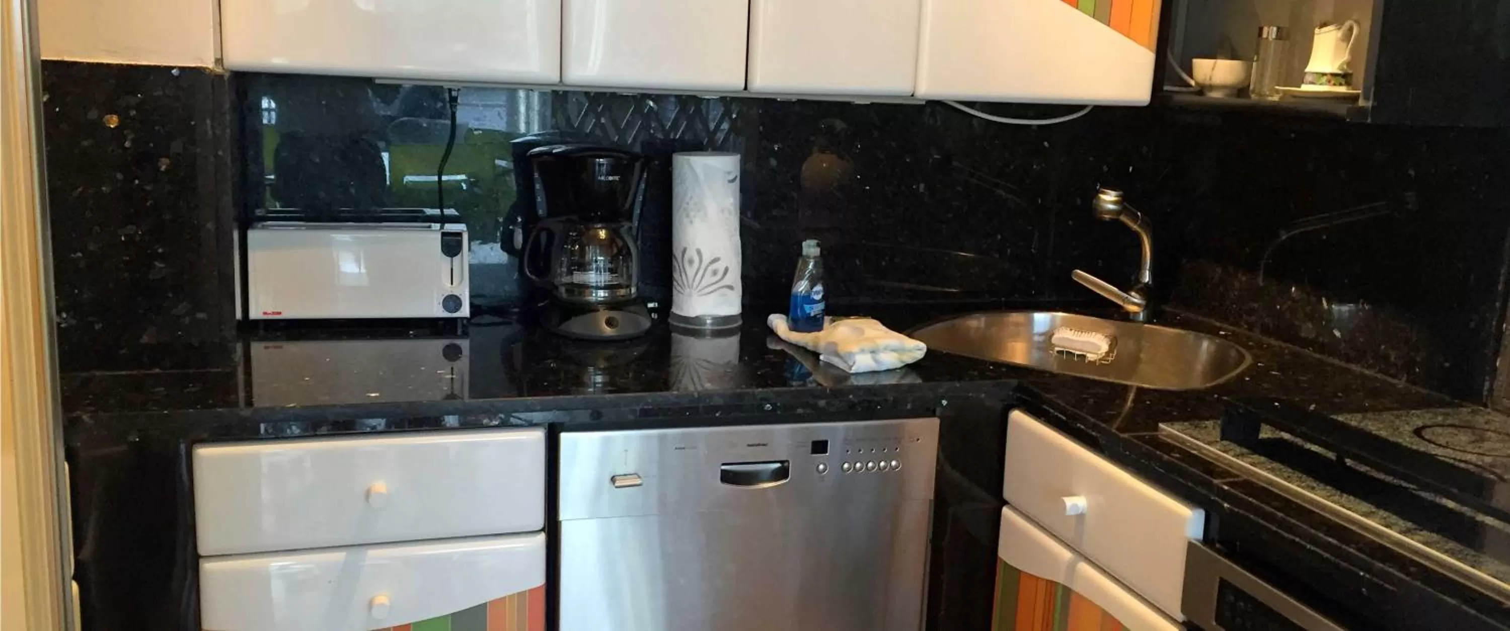 Kitchen or kitchenette in Manhattan Tower Apartment Hotel