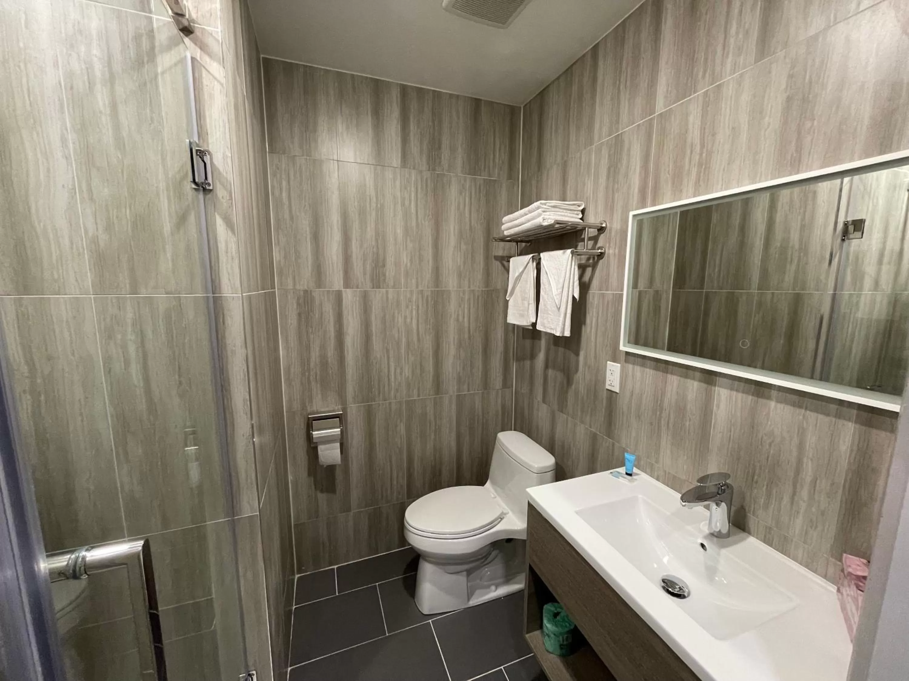 Bathroom in King Hotel Brooklyn Sunset Park