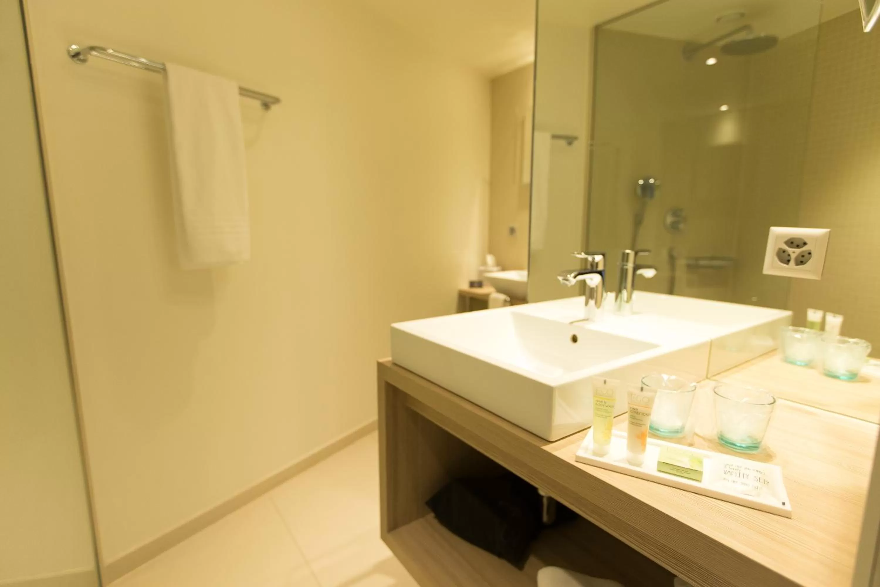 Bathroom in Hôtel des Voyageurs Boutique