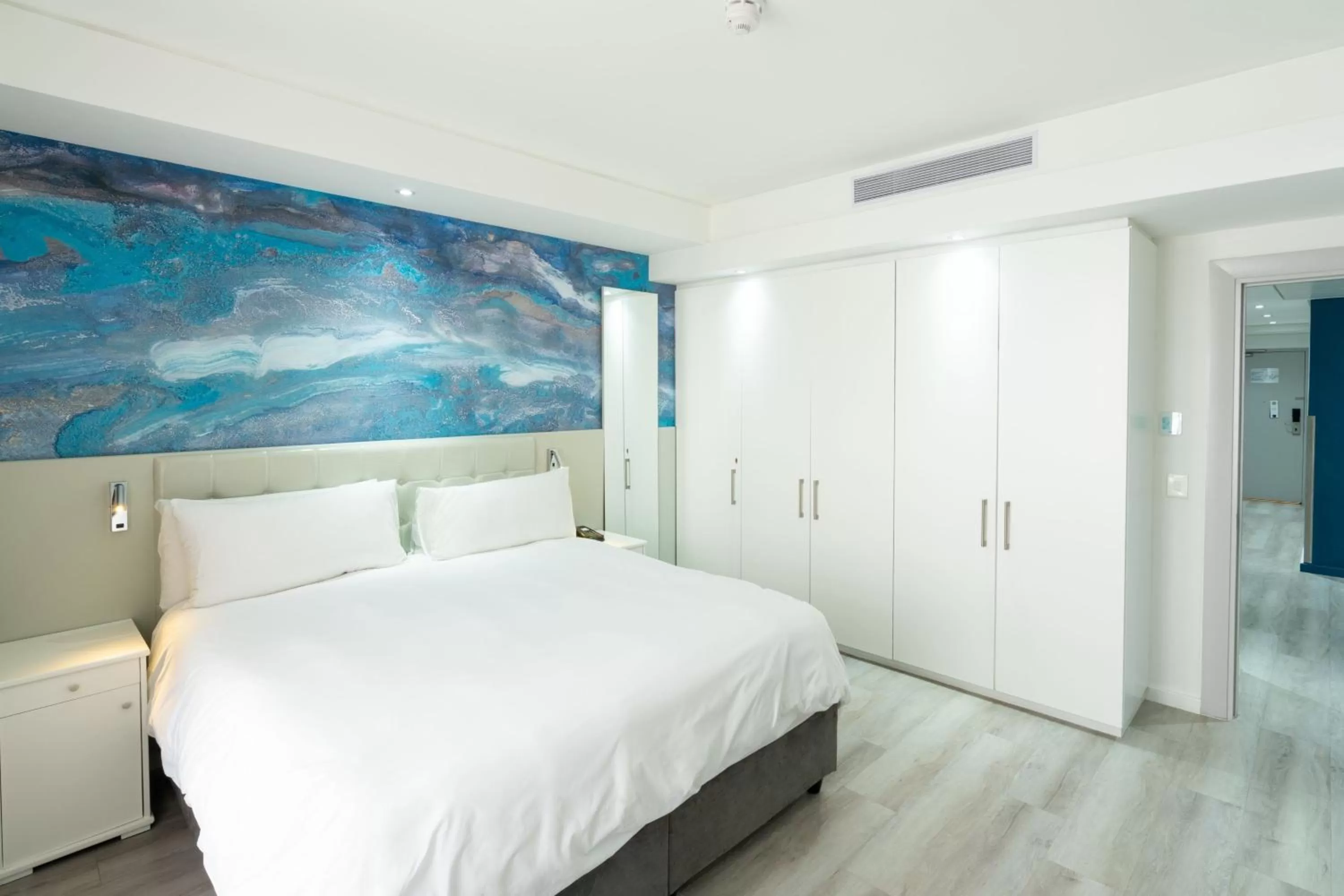 Bedroom, Bed in Protea Hotel by Marriott Cape Town North Wharf