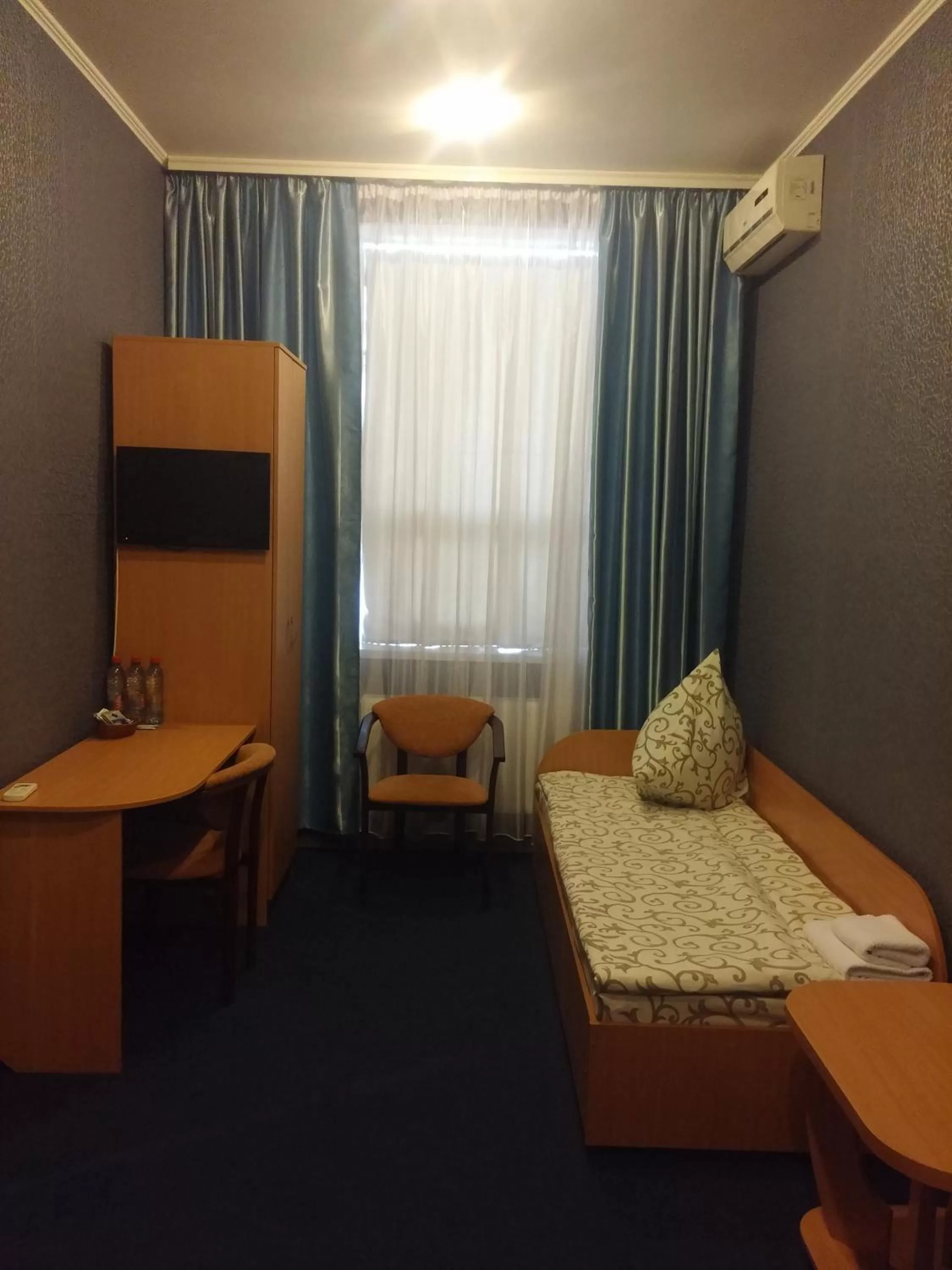 Seating Area in Delta Hotel