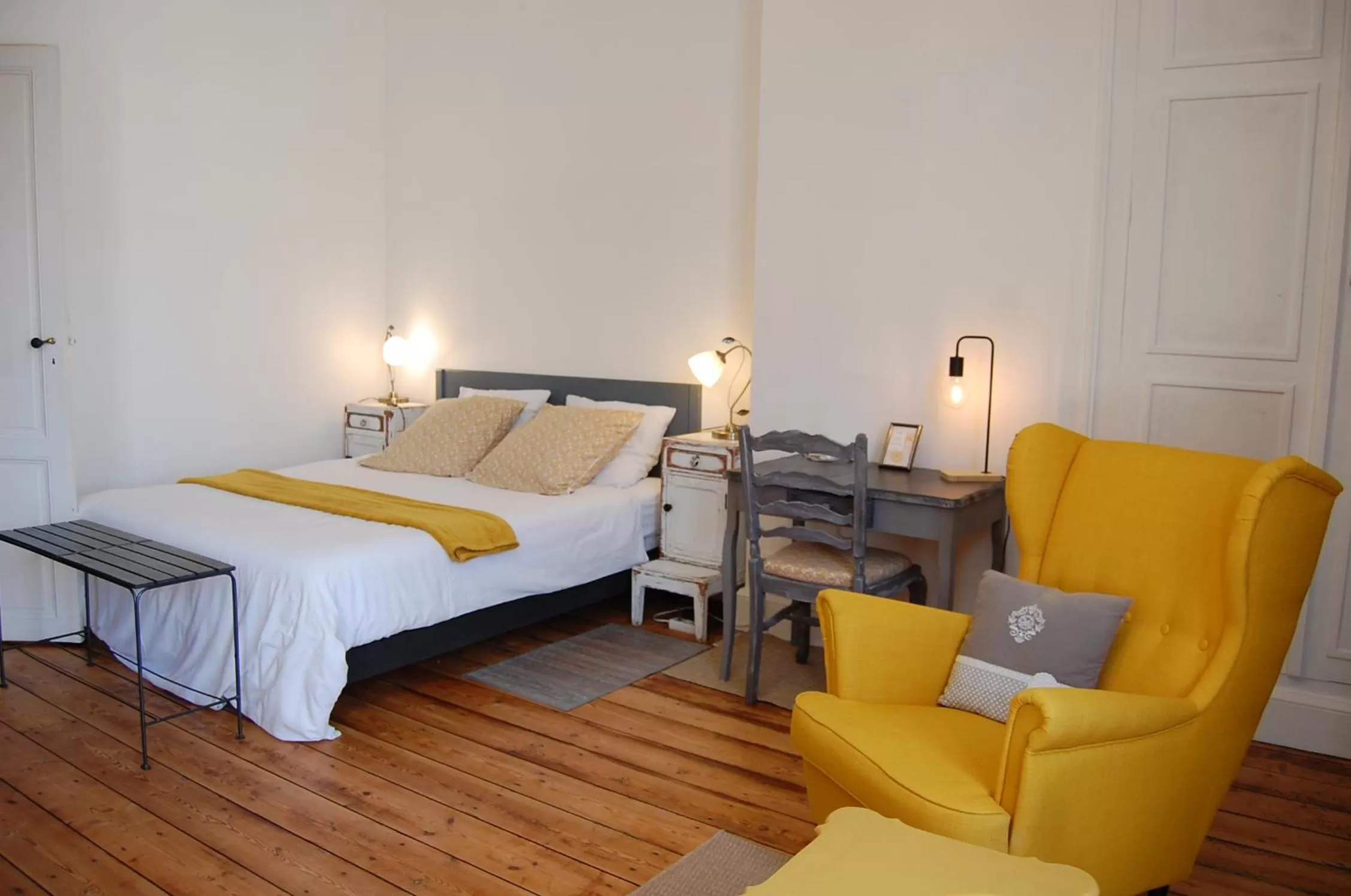 Bed in Madeleine Bergerac