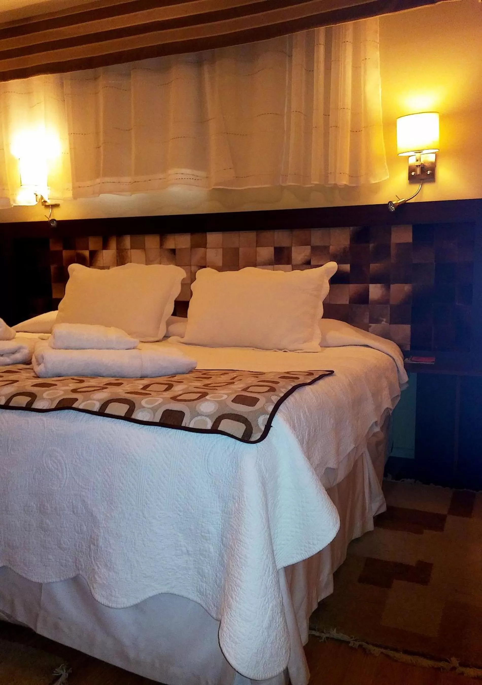 Bedroom, Bed in Atankalama