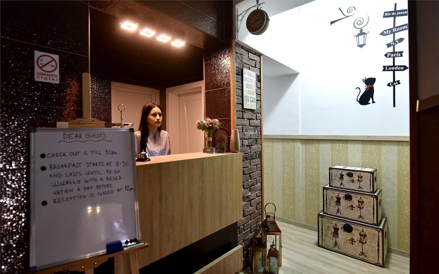 Villa Nina Hotel & Lounge bar